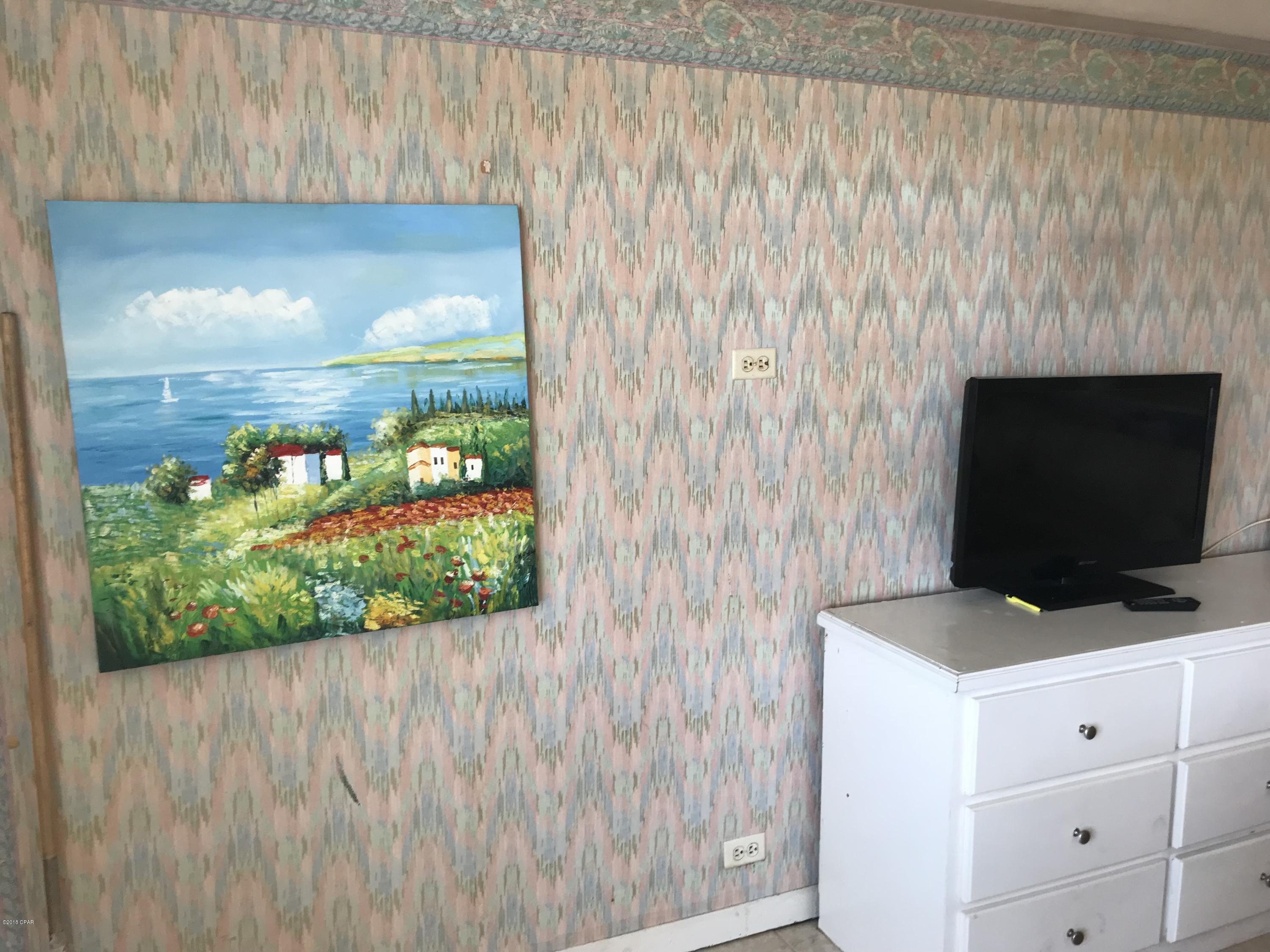 Fontainebleau Terrace - Residential