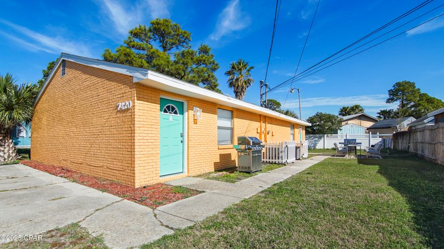 Turnkey Investment Opportunity!
Start earning day one with this beautifully remodeled duplex — and yes, you get both sides! Each unit offers 2 bedrooms and 1 bath, perfect for long-term tenants, short-term rentals, or personal use.

Located within walking distance to the beach and just minutes from local restaurants, entertainment, and activities. Plus, with 3 nearby boat launches, it's a boater's dream.

A rare chance to own a fully updated, income-producing property in a prime coastal location!