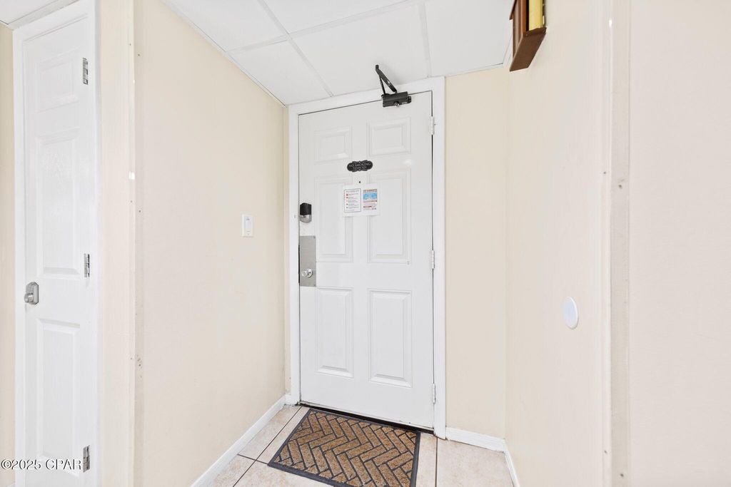 listing image 0