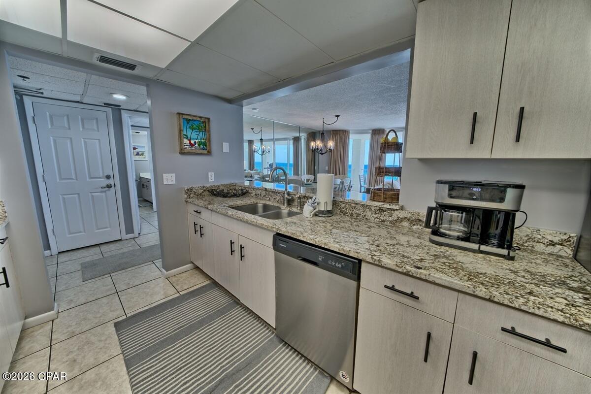 Long Beach Towers III - Residential