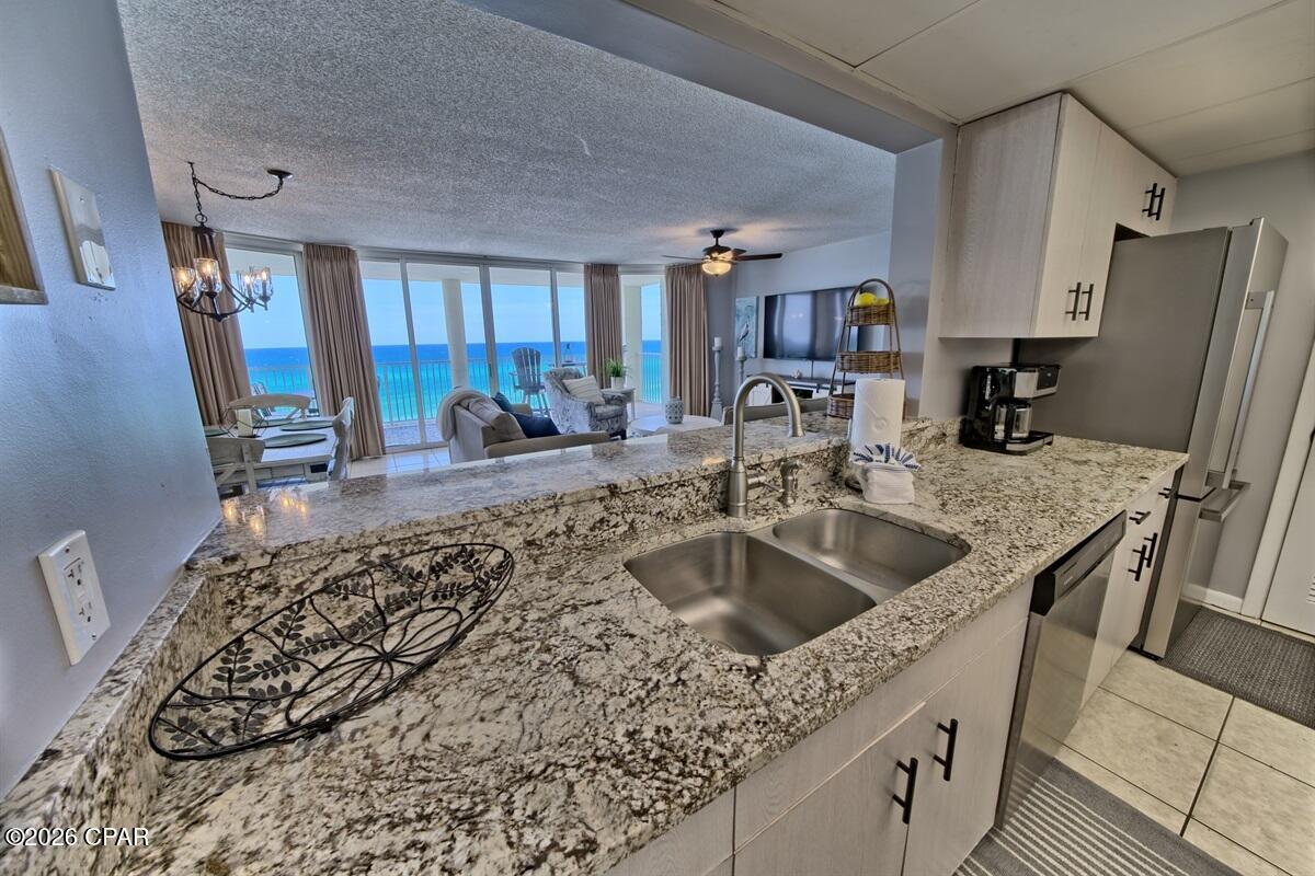 Long Beach Towers III - Residential