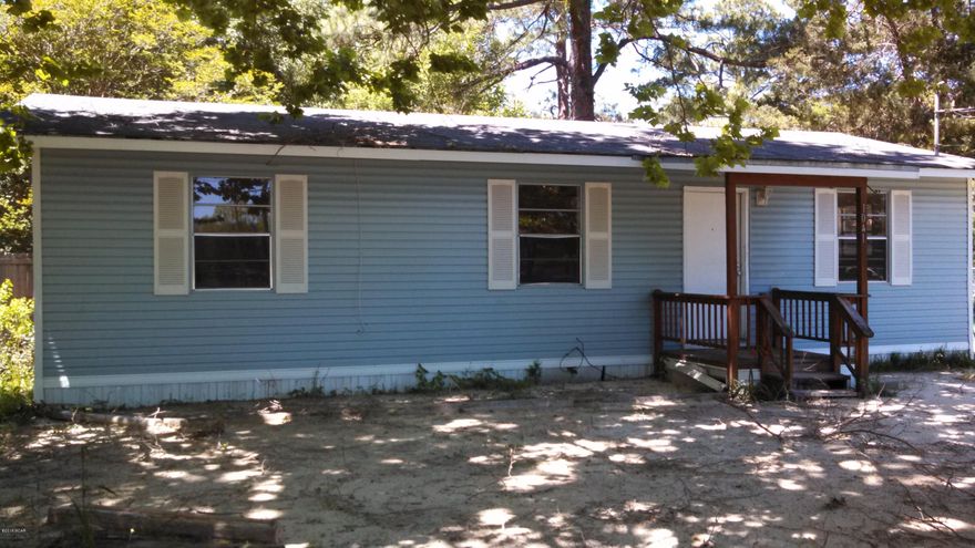 3 BEDROOM 2 BATH HOME W/STORAGE SHED.

THIS HOME SITS ON A LARGE CORNER LOT WITH LOTS OF ROOM.

THERE IS AN EASEMENT AT THE BACK OF THE PROPERTY FOR THE OWNERS USE TO ACCESS THE NEIGHBORING PROPERTY.