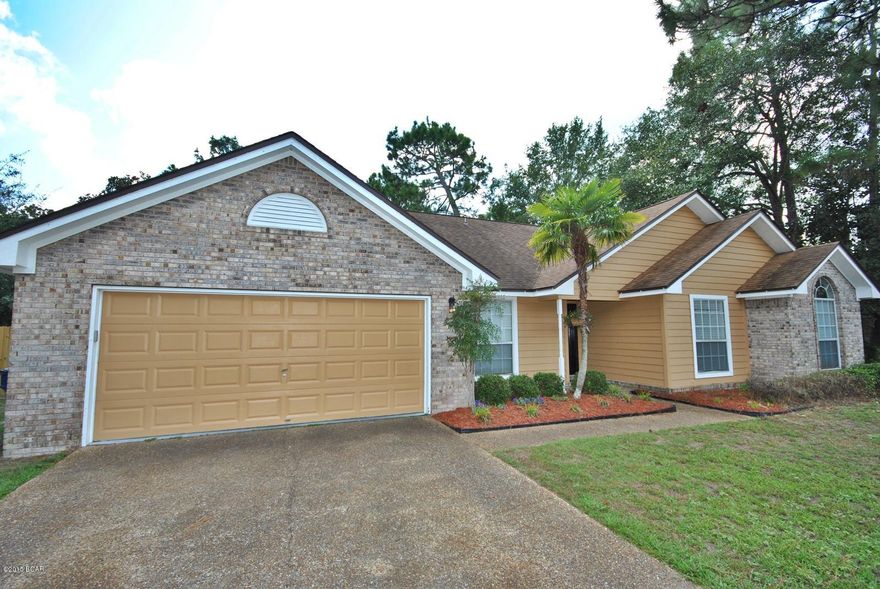 Immaculate 4 bedroom 2.5 bath custom craftsman home perfectly located on Kristanna Drive in the highly desirable Northshore neighborhood. You know this is the house for you as soon as you walk through the door.... The kitchen is a ''Cook's Dream'' with tons of counter space, large breakfast bar and more cabinets than you can imagine, the home has wonderful great room with a cozy fireplace. All bedrooms and baths are very spacious. Plus, the backyard has a large pool deck perfect for your family or entertaining your friends!