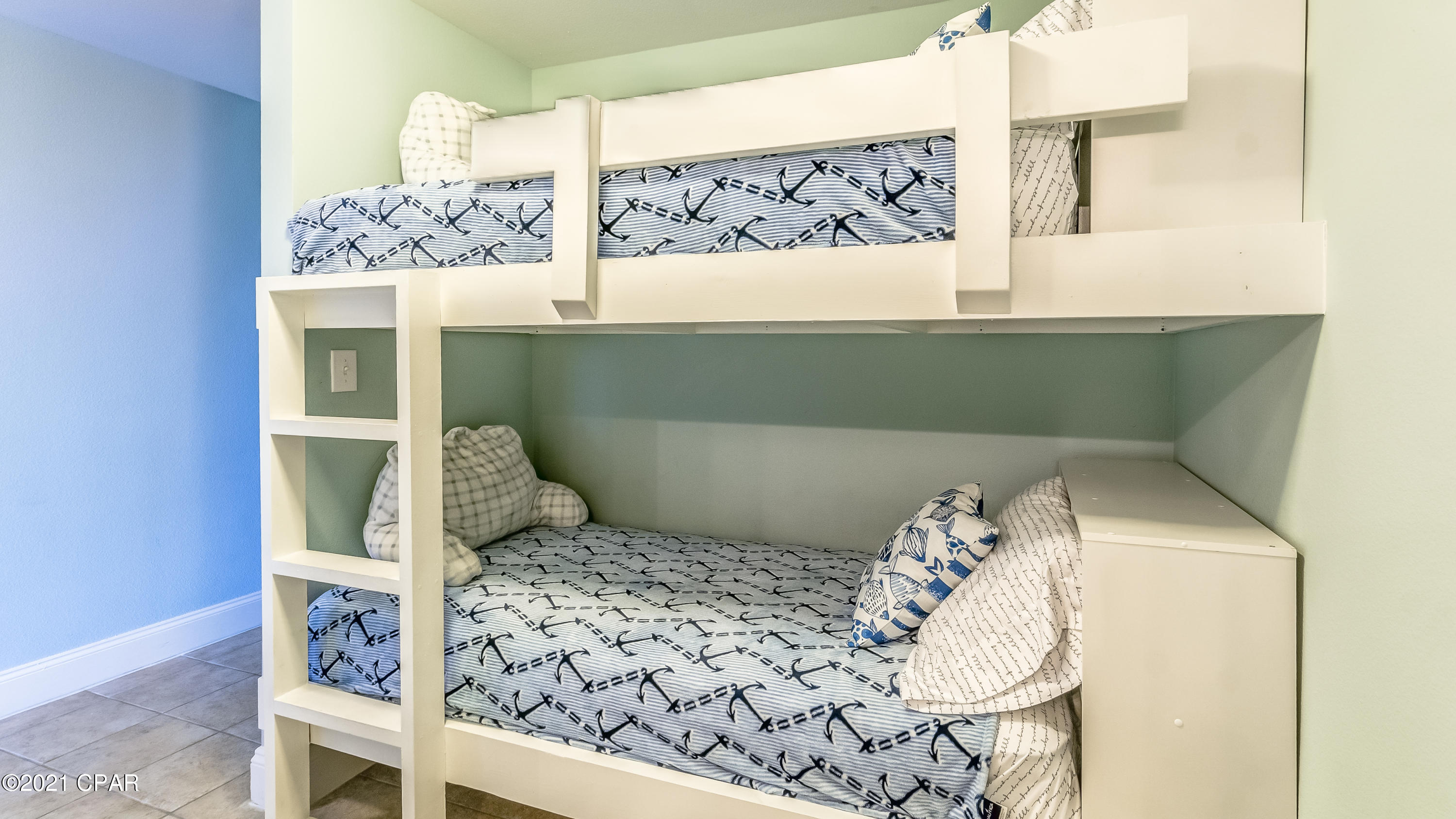 Laketown Wharf - Residential