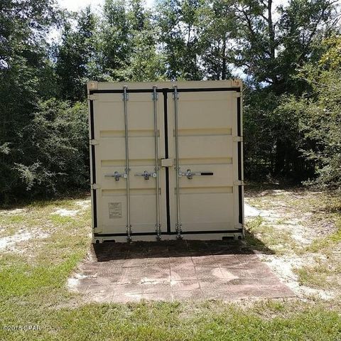 A home in Defuniak Springs