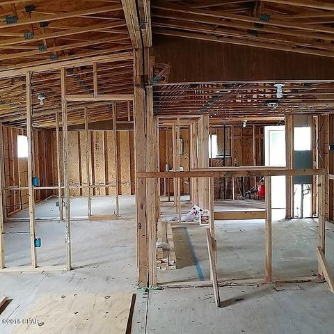A home in Defuniak Springs