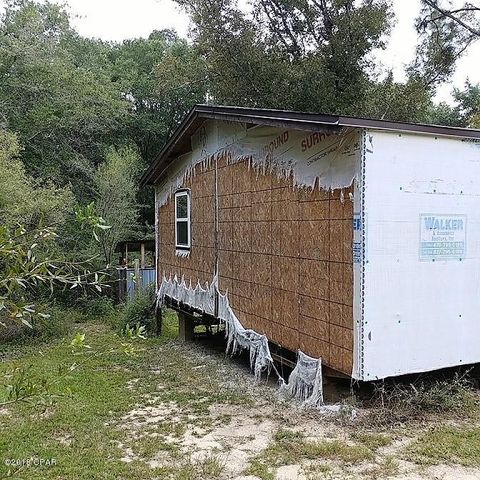 A home in Defuniak Springs