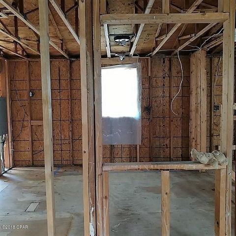 A home in Defuniak Springs
