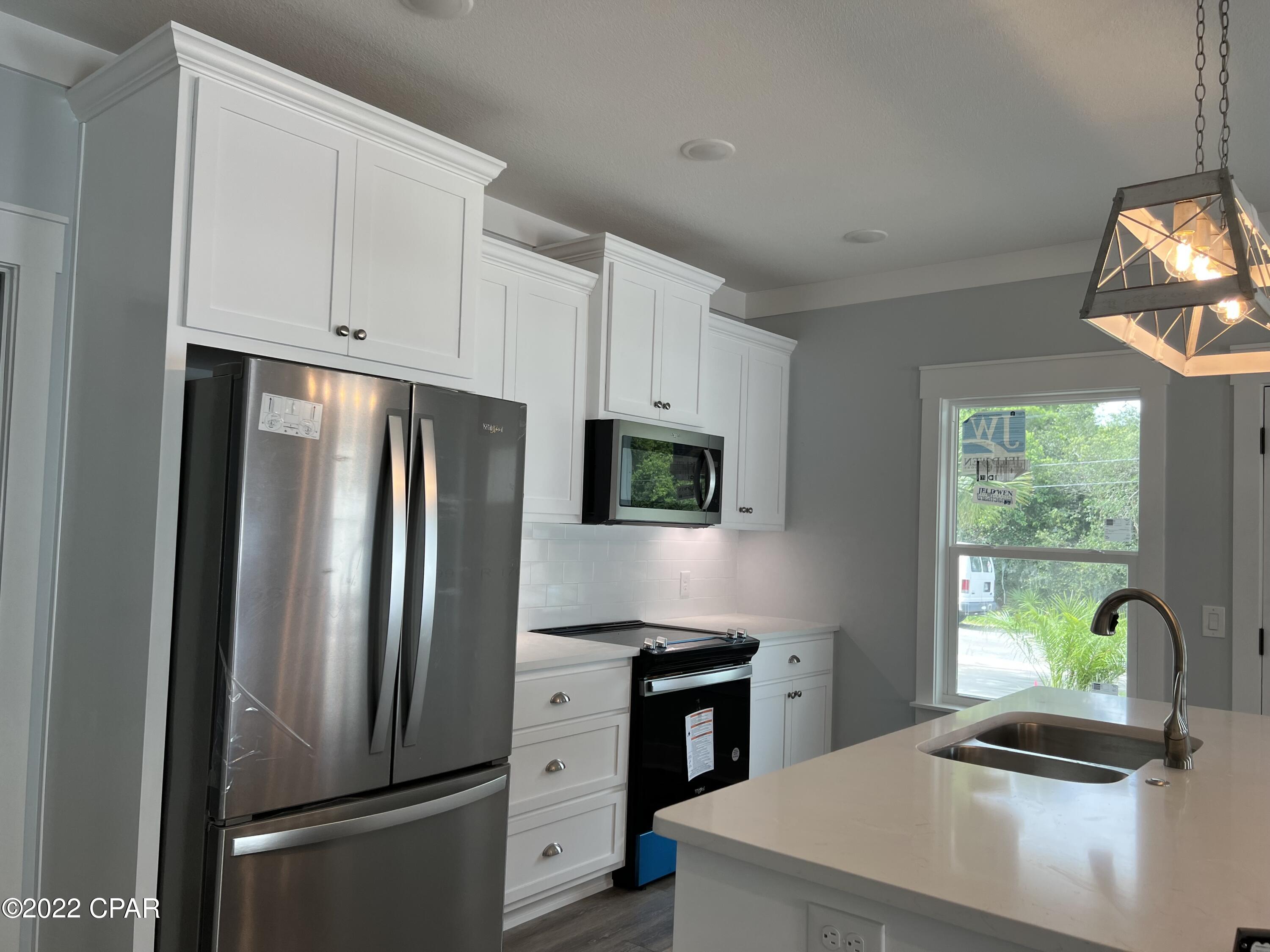 Laguna Beach Estates 8th Add - Residential