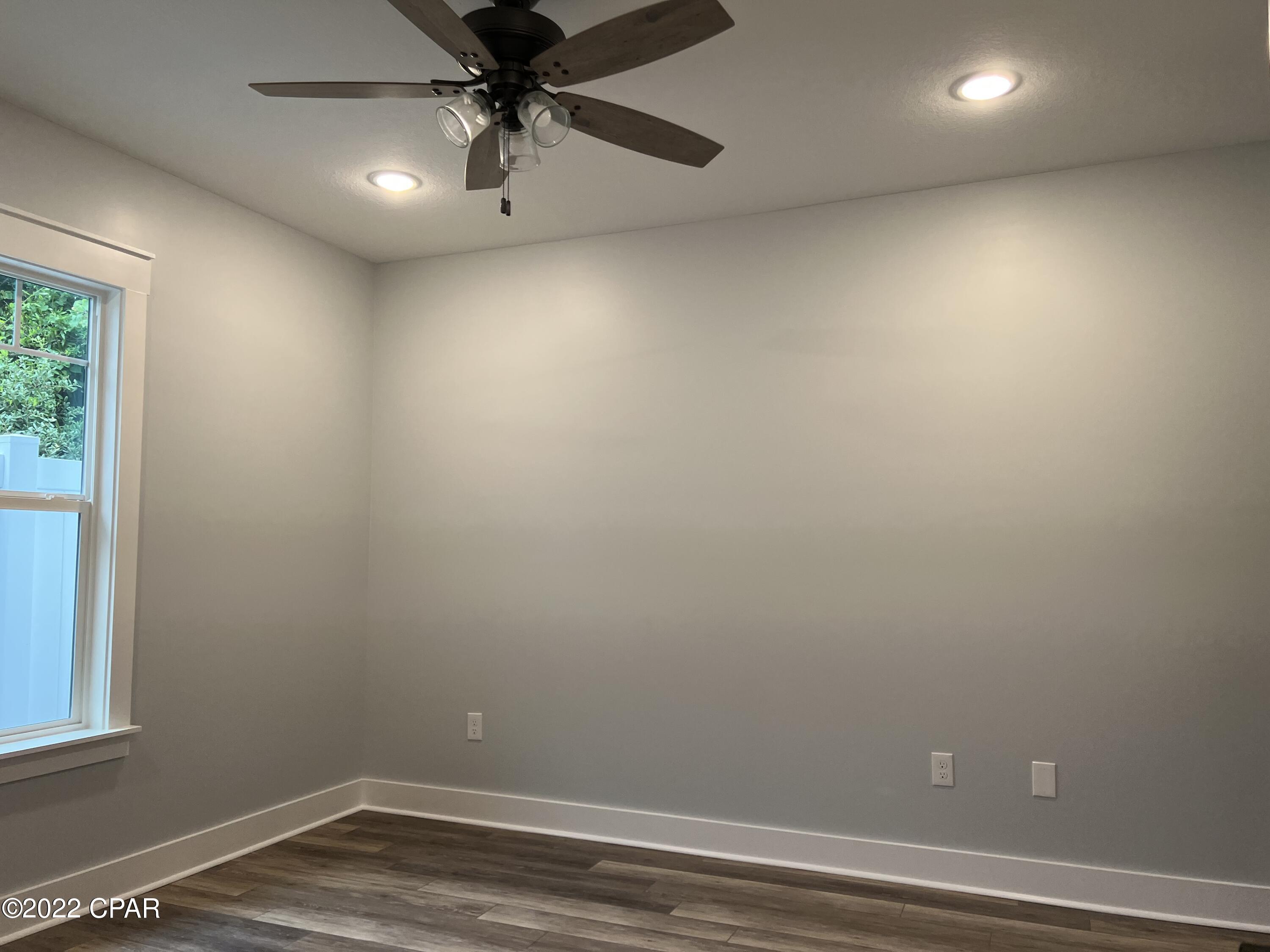 Laguna Beach Estates 8th Add - Residential