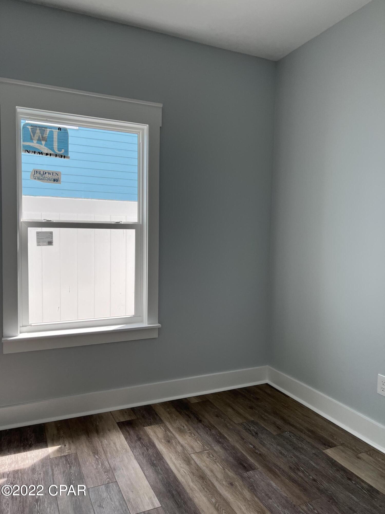 Laguna Beach Estates 8th Add - Residential