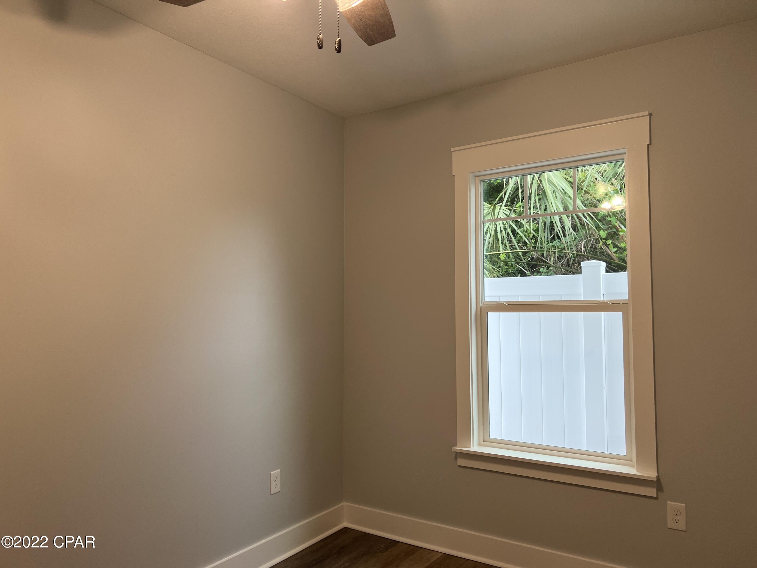 Laguna Beach Estates 8th Add - Residential