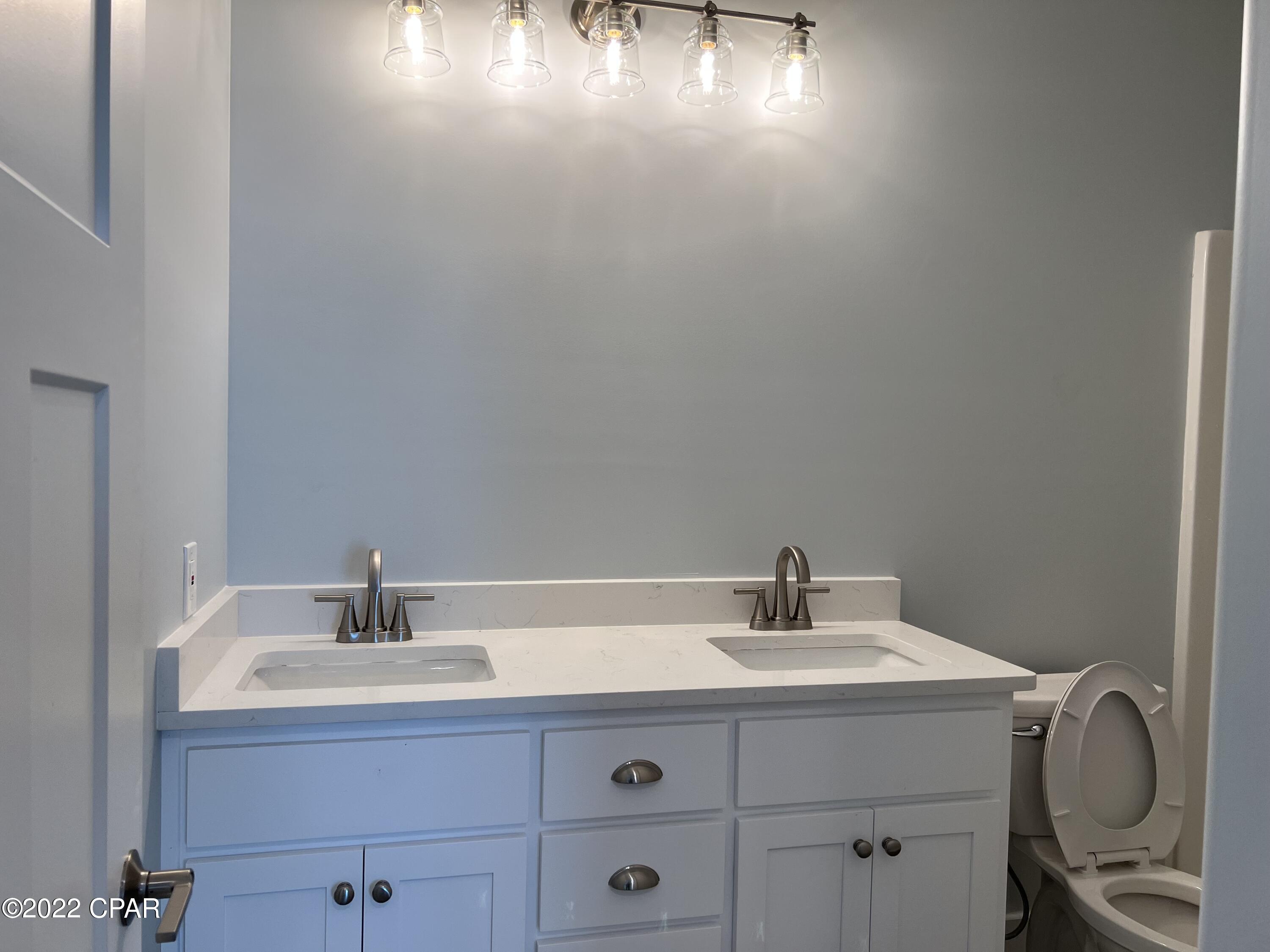 Laguna Beach Estates 8th Add - Residential