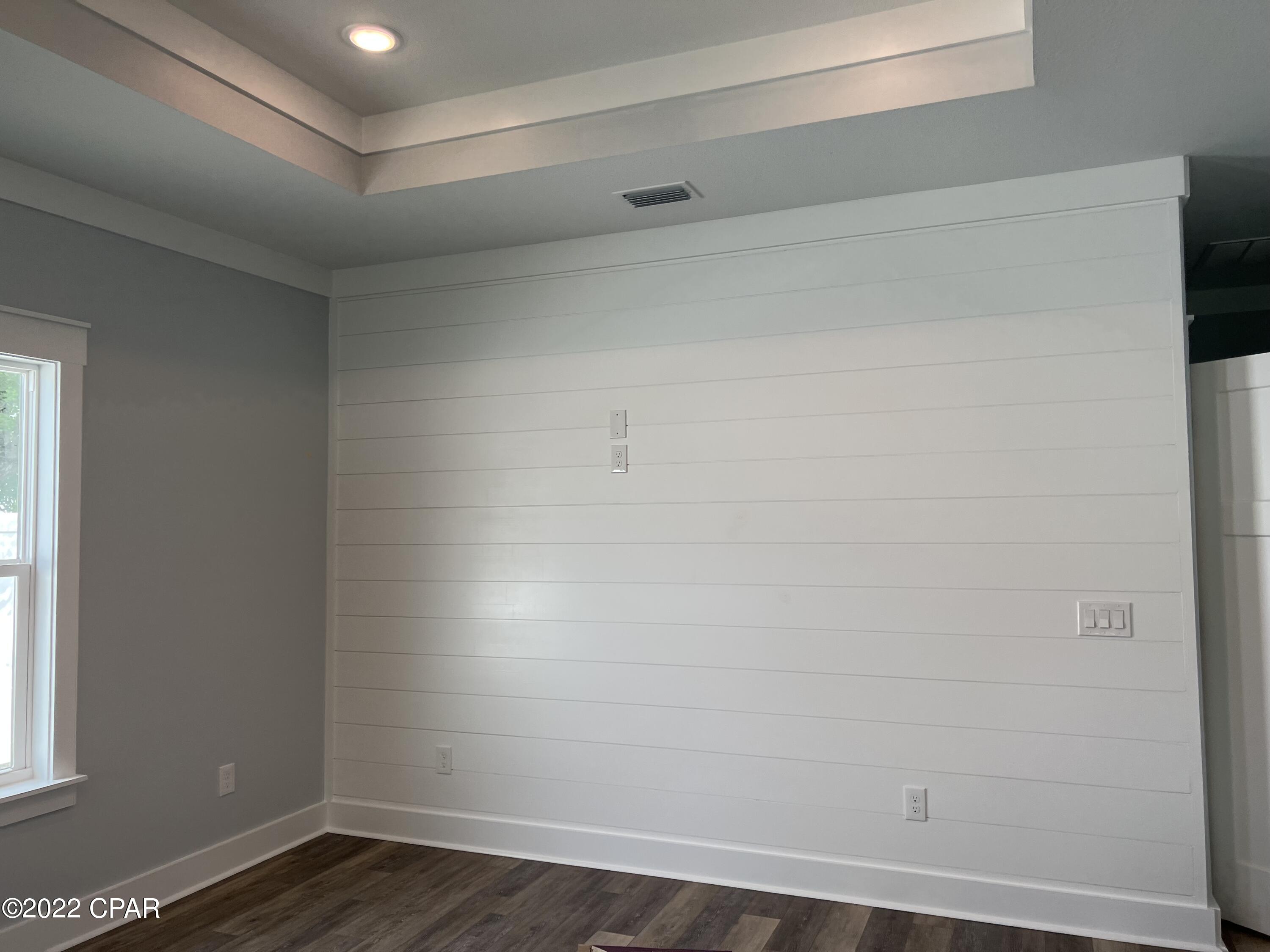 Laguna Beach Estates 8th Add - Residential