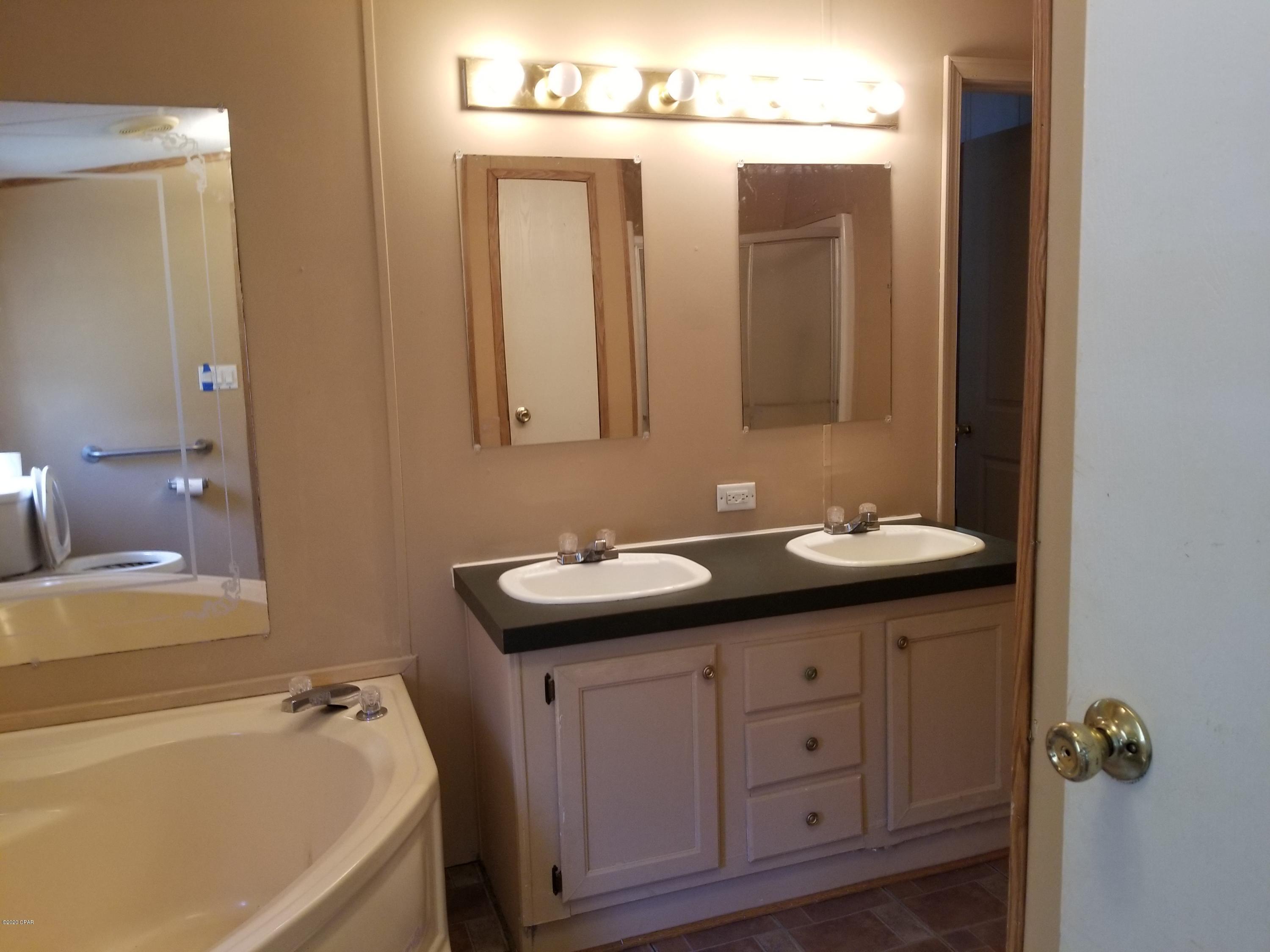 Leisure Lakes - Residential