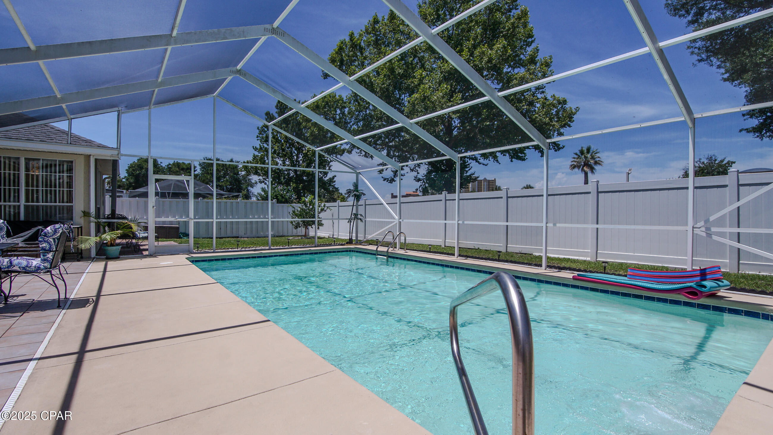 Summer Breeze - Residential