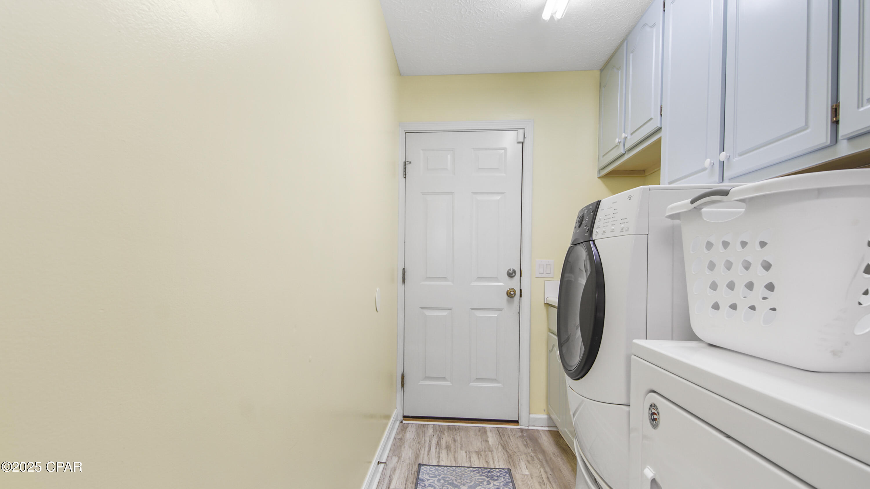 Summer Breeze - Residential