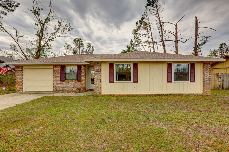 NO DAMAGE AND A GREAT NEIGHBORHOOD is where you will find this home, close to schools and walking distance to Winn-Dixie Shopping Center, Walmart and several eateries!  Open floor plan has a cathedral ceiling making it feel especially spacious! Lots of cabinets and counterspace in the kitchen, great for food prep and plenty of storage! The Master Bedroom easily holds a king size bed and the additional bedrooms are very large with lots of natural light. There is an inside laundry room with lots of space to hide the dirty clothes! Sliding glass door in the dining area takes you to the backyard that has expansive views! (as of 10 Oct 18)!  NEW roof, NEW dishwasher, NEW stove, the washer and dryer convey along with the refrigerator! THIS WON'T LAST LONG!!