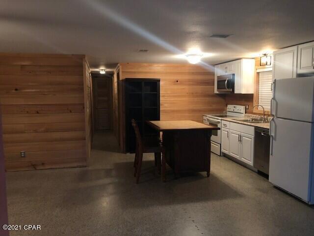 [No Recorded Subdiv] - Residential Lease