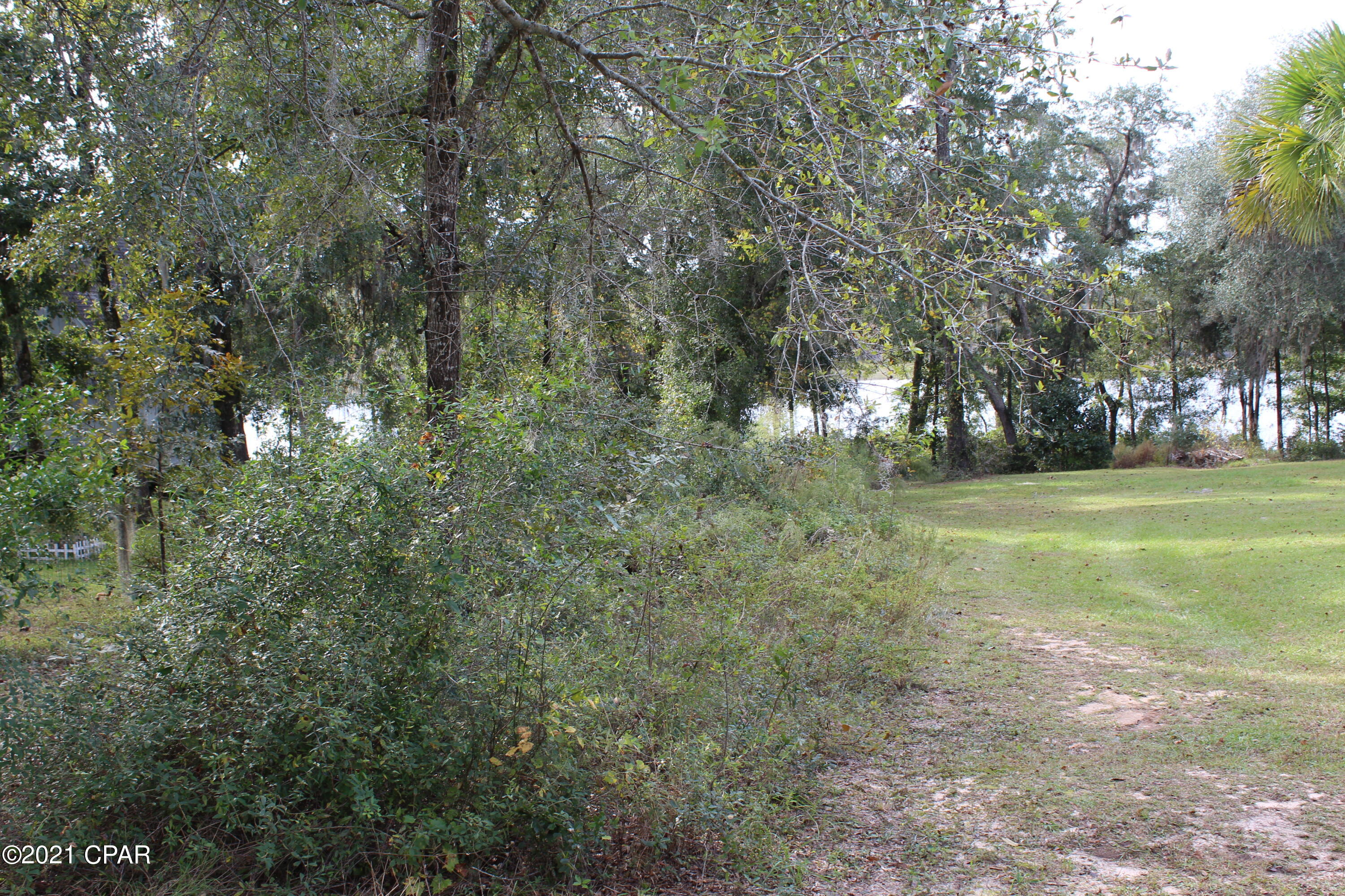 Paradise Lakes - Land