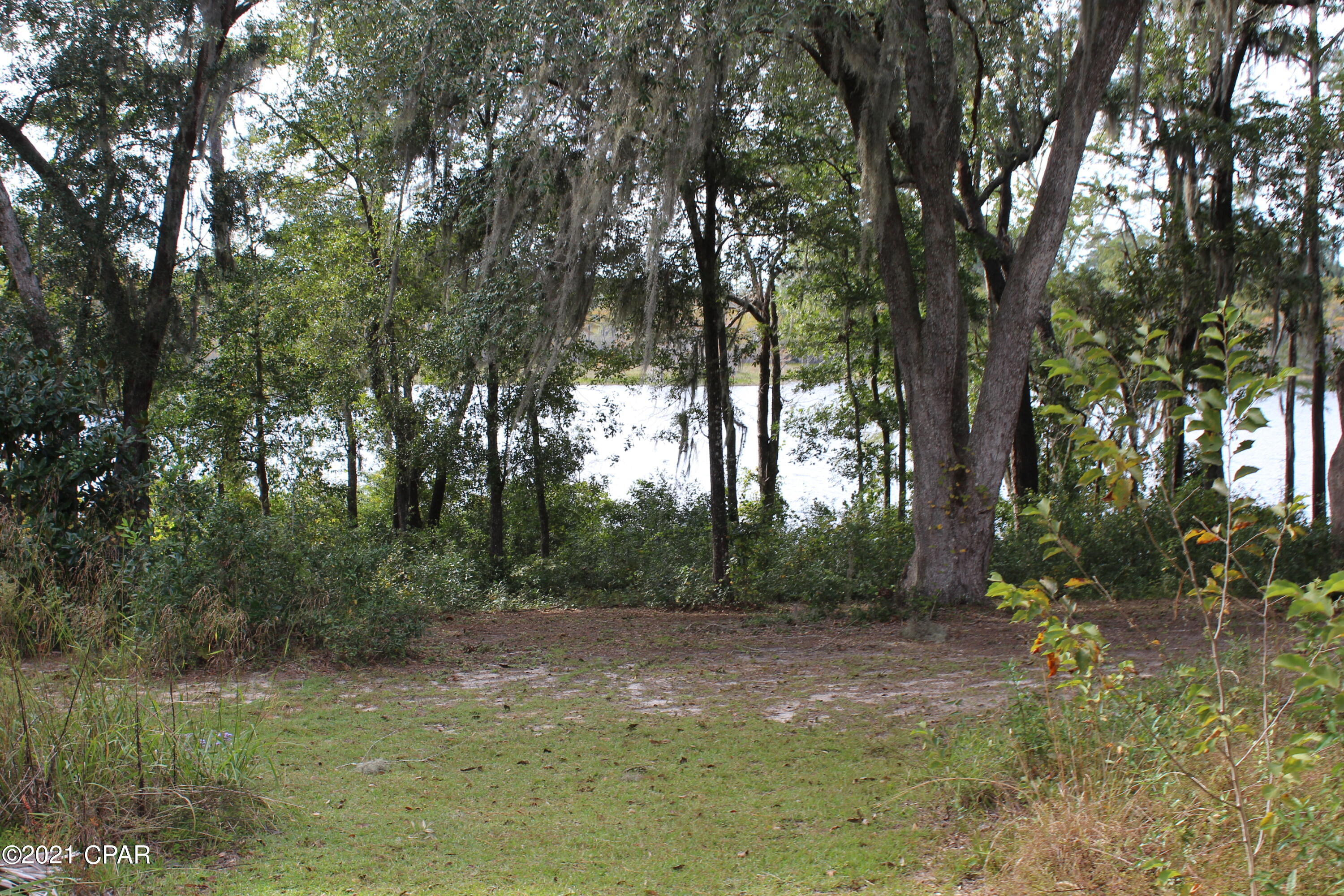 Paradise Lakes - Land