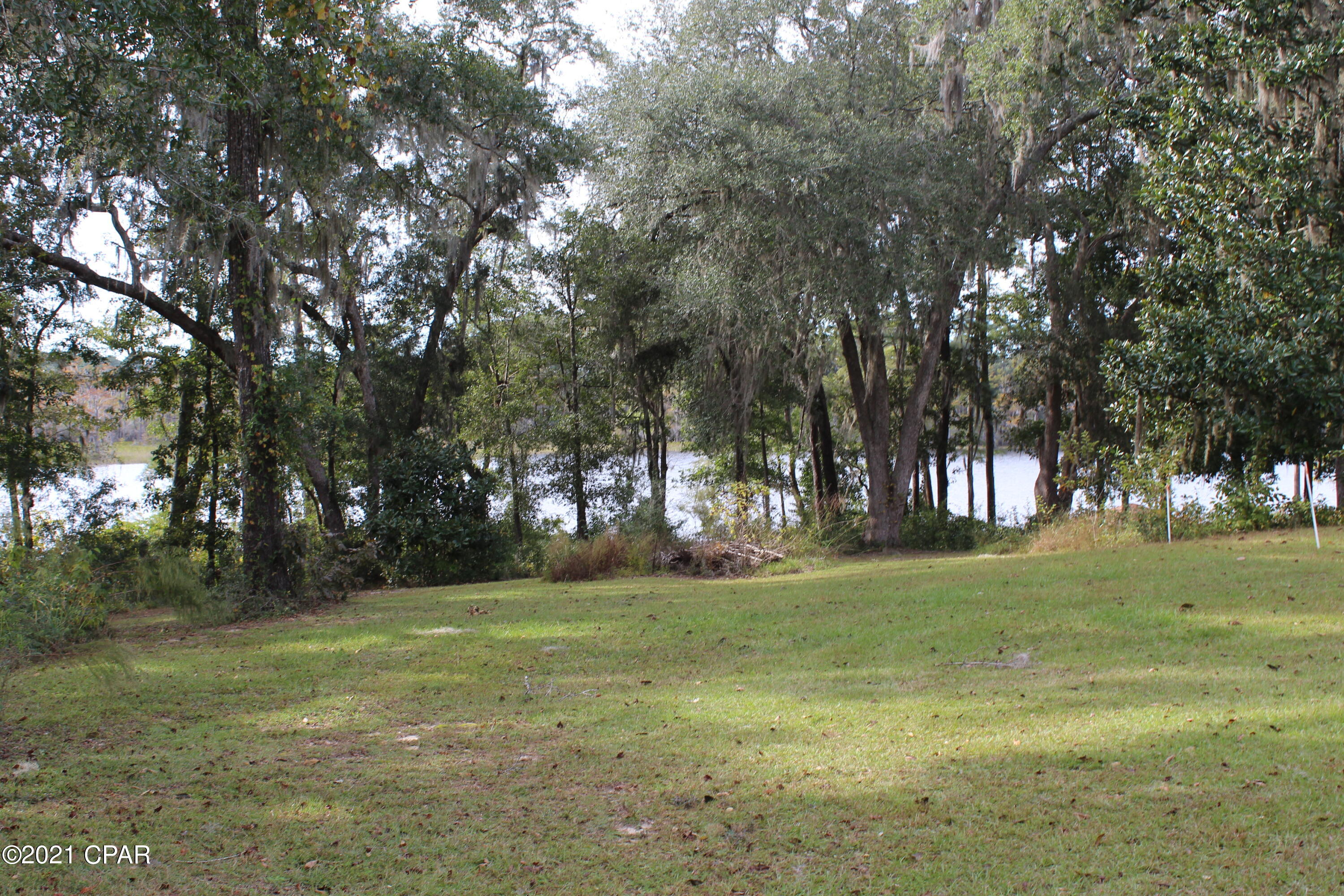 Paradise Lakes - Land