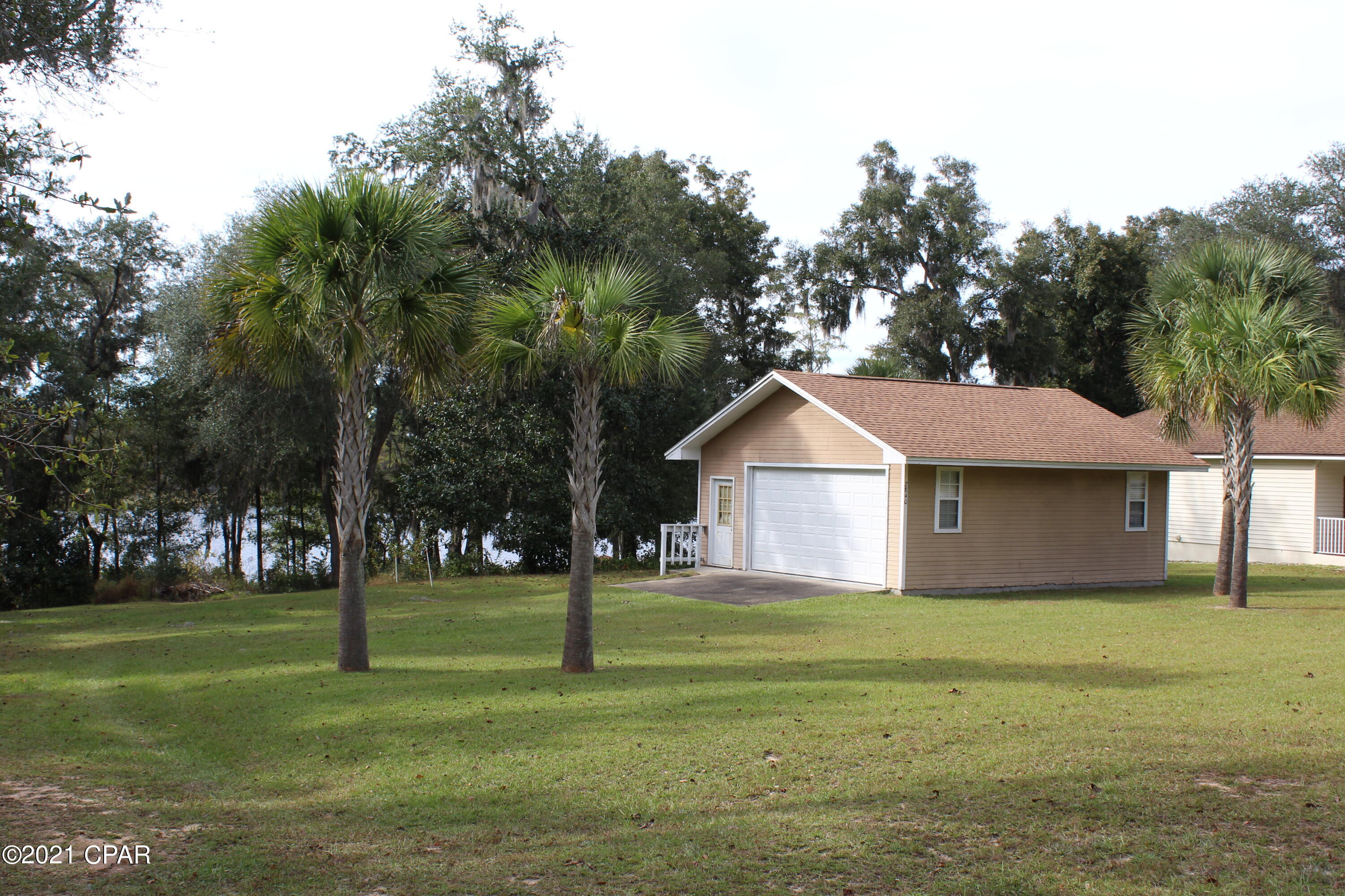 Paradise Lakes - Land