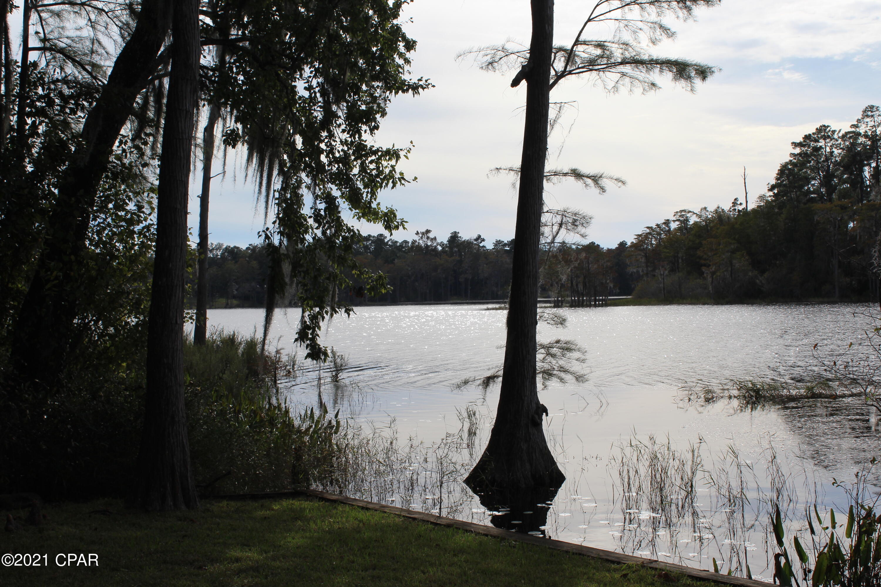 Paradise Lakes - Land