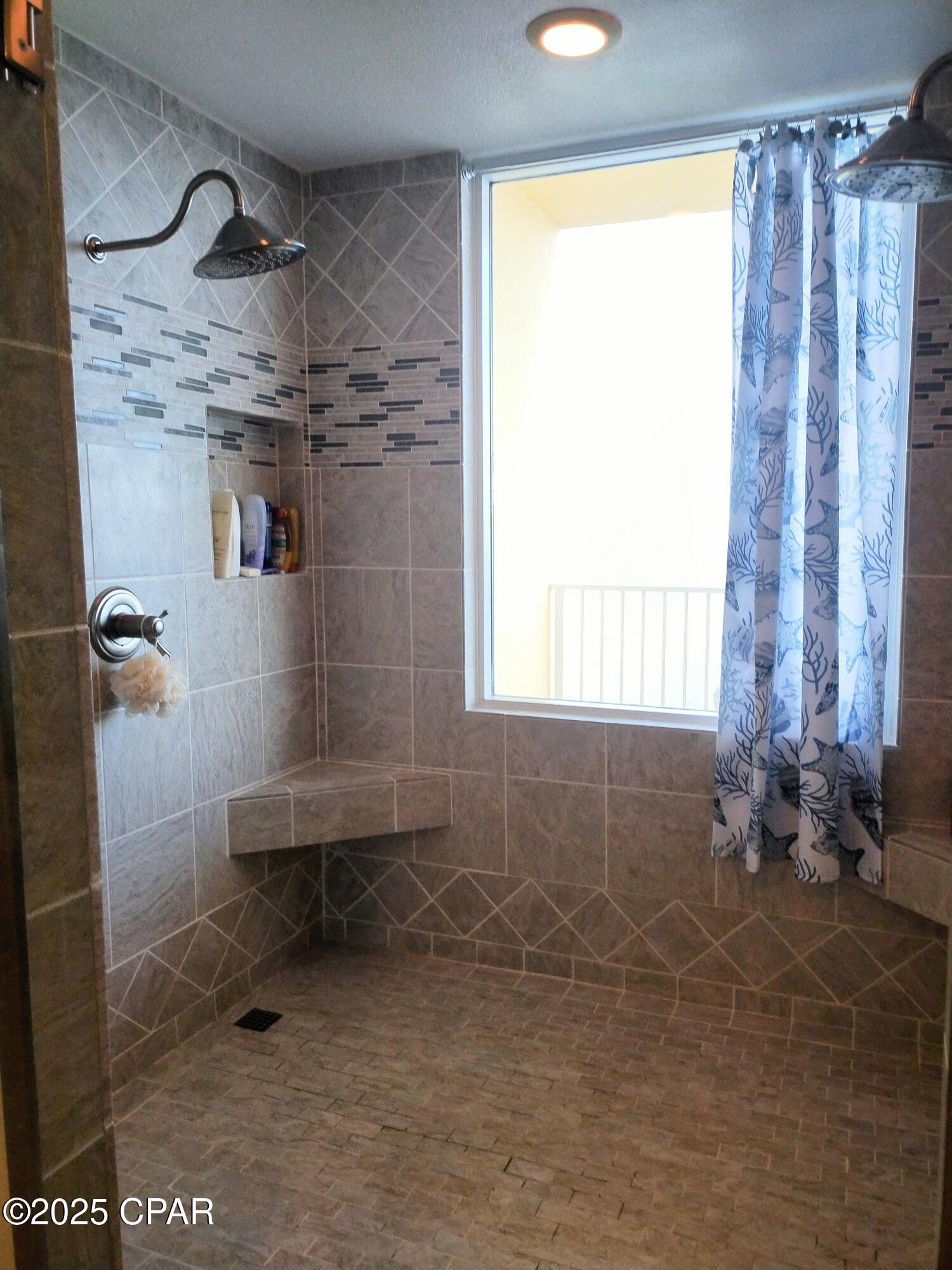 Hibiscus By The Bay - Residential