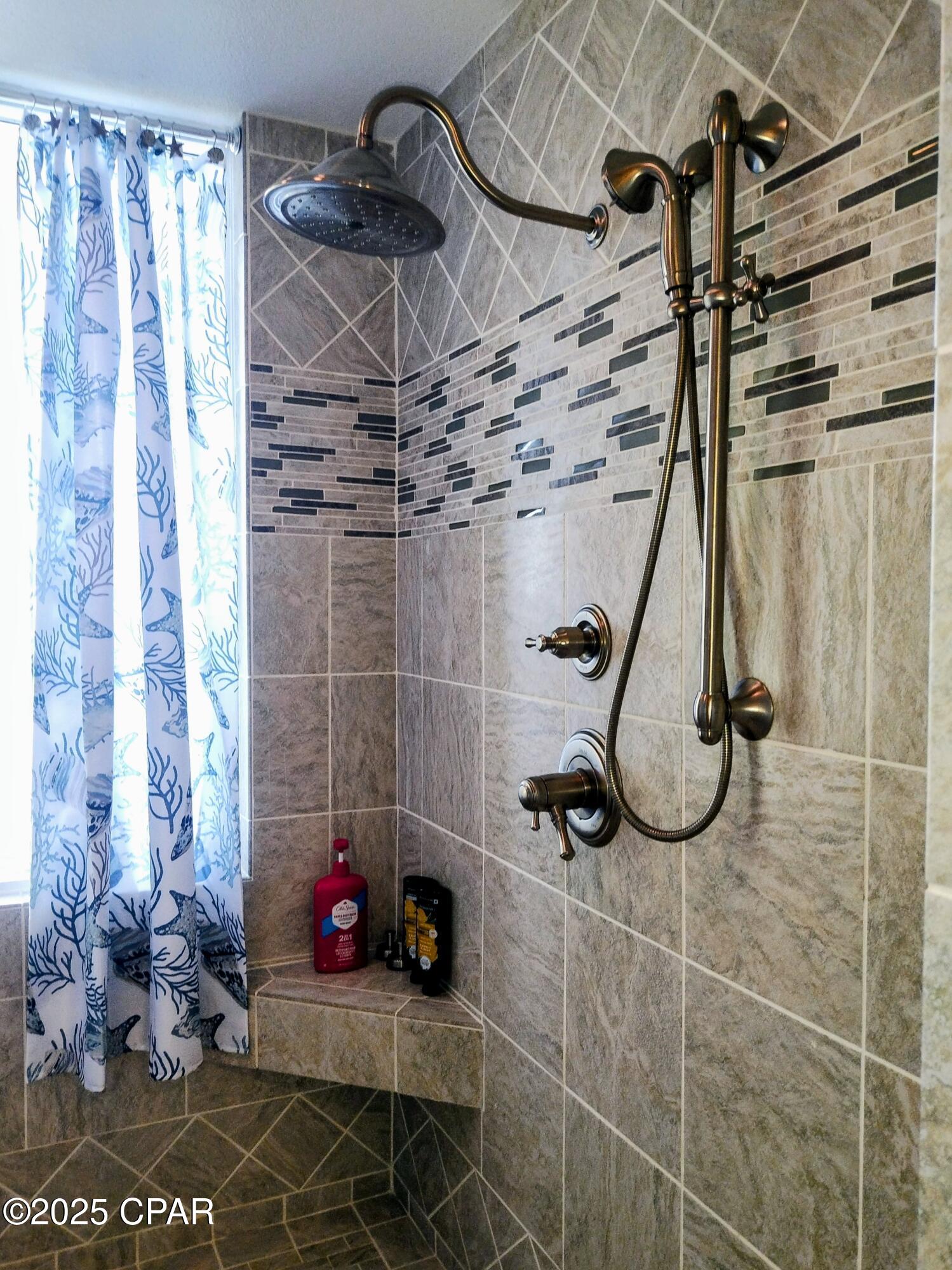 Hibiscus By The Bay - Residential