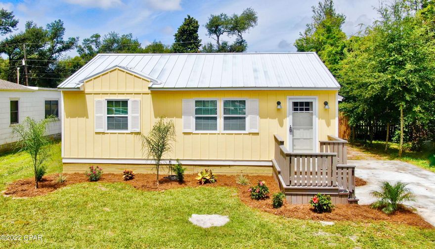 CURRENTLY UNDER CONTRACT, SELLER WILL CONSIDER BACKUP OFFERS, Are you ready to enjoy all that living in Bunker's Cove has to offer? If so, this home is a must see! This newly renovated Florida Cottage has many upgrades such as custom built-ins throughout, all new flooring, and a well thought out kitchen featuring all new butcher block countertops and soft close cabinetry. The minute you step onto the multi level back porch, you'll realize that this home was made to entertain! Let's not forget about the detached 520 sq ft Carriage House with alley access and private, gated, parking.