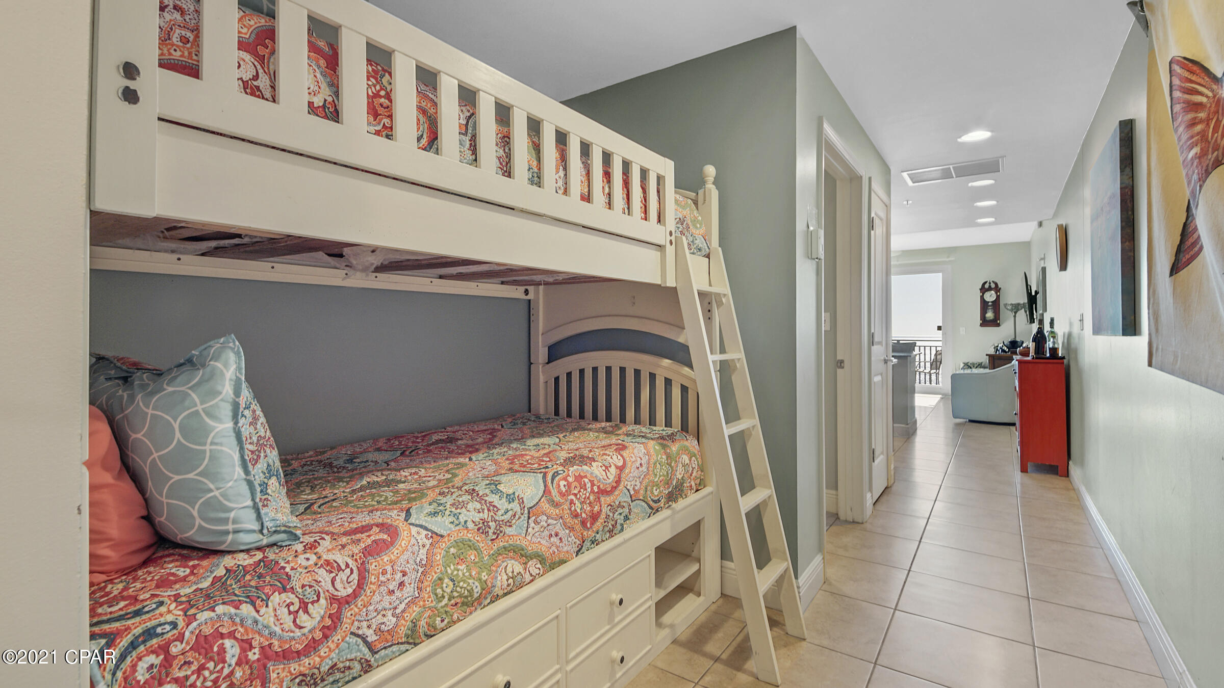 Sterling Breeze - Residential