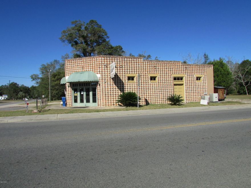 Great investment opportunity! The building is being used as a restaurant. It is conveniently located with Hwy 77 frontage. Use this building for a business opportunity or use it for investment by keeping the current tenants. The building is being sold as a structure only. All restaurant equipment does NOT convey. The large lot features plenty of room for parking, With the four lane project under way,this parcel is in the perfect location.The town of Chipley is 10 min north and Panama City is 25 min south. Parcel is less than an hour from the Worlds Most Beautiful Beaches, Famous Pier Park Shopping, Marianna Caverns, Beautiful cold water springs, Camping, Kayaking, and some of the best fishing in the world. Call today for your private showing.