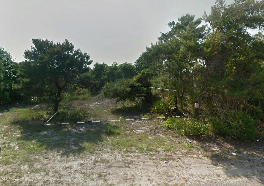 Nice lot waiting for you to build your dream home.