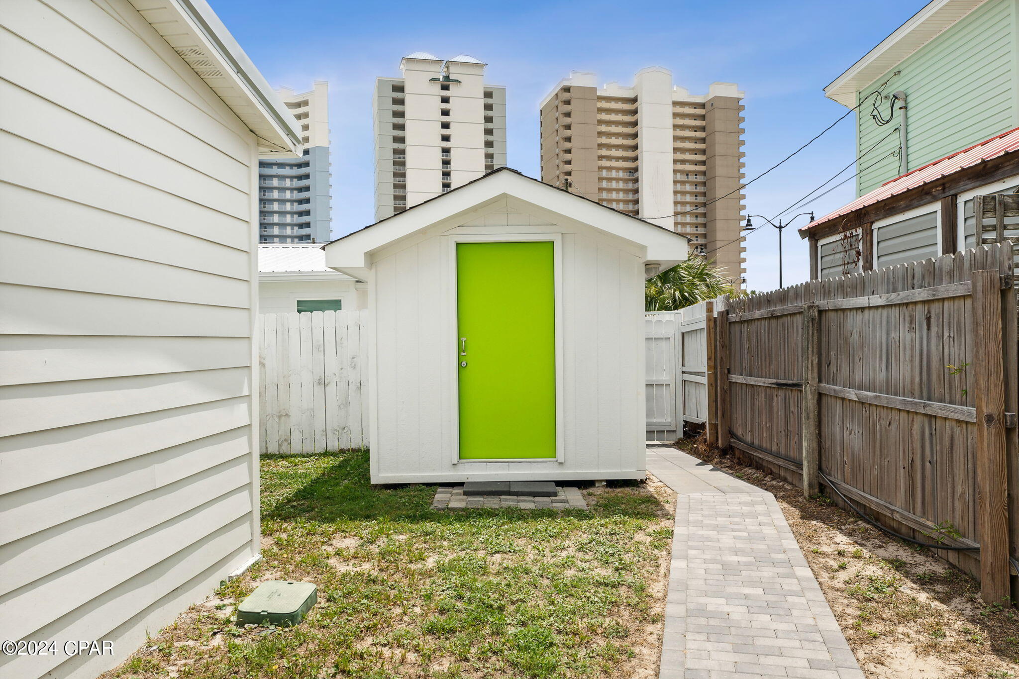 Long Beach 3rd - Residential