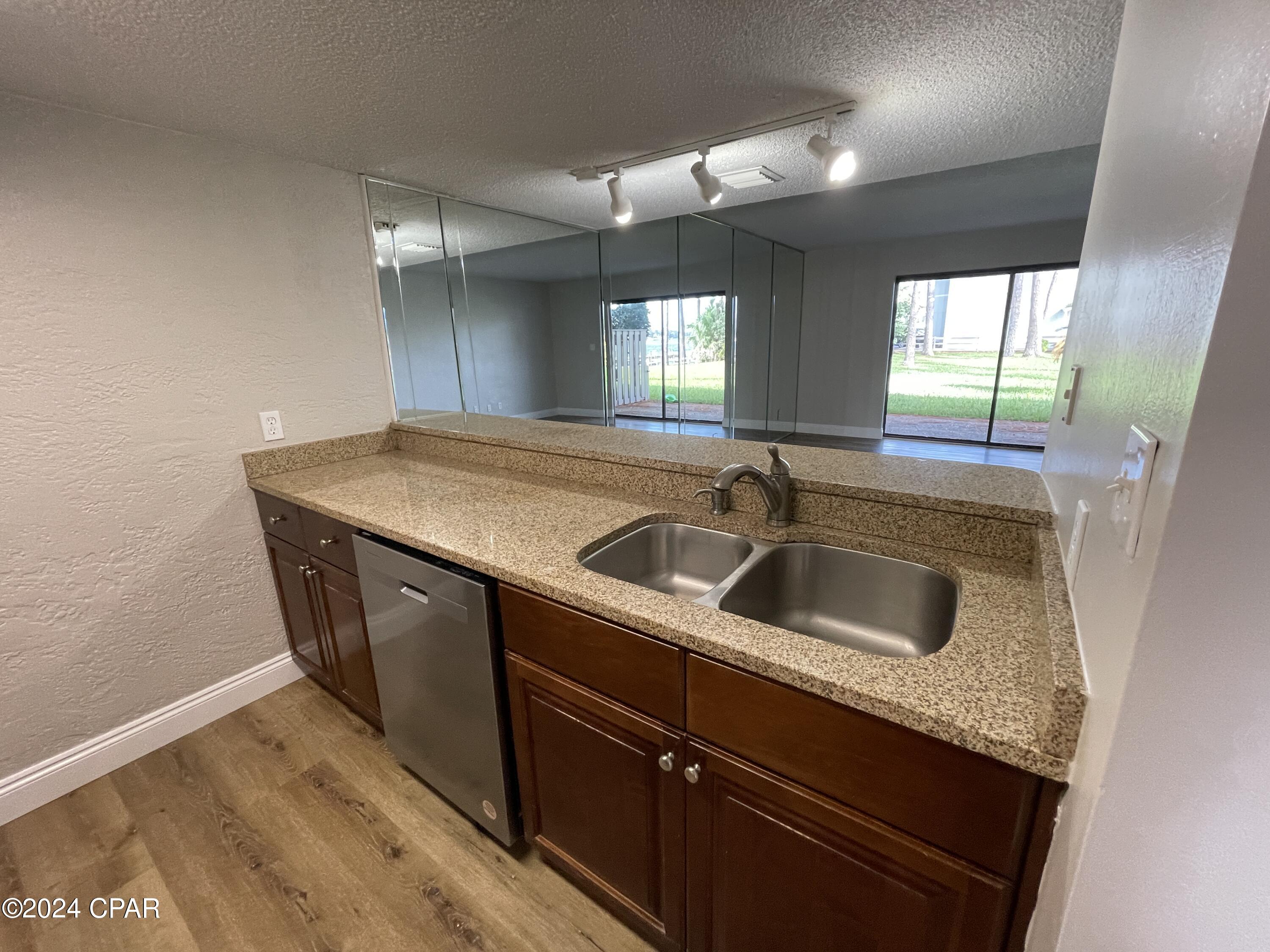 Palisades Condo Ph 1 - Residential Lease