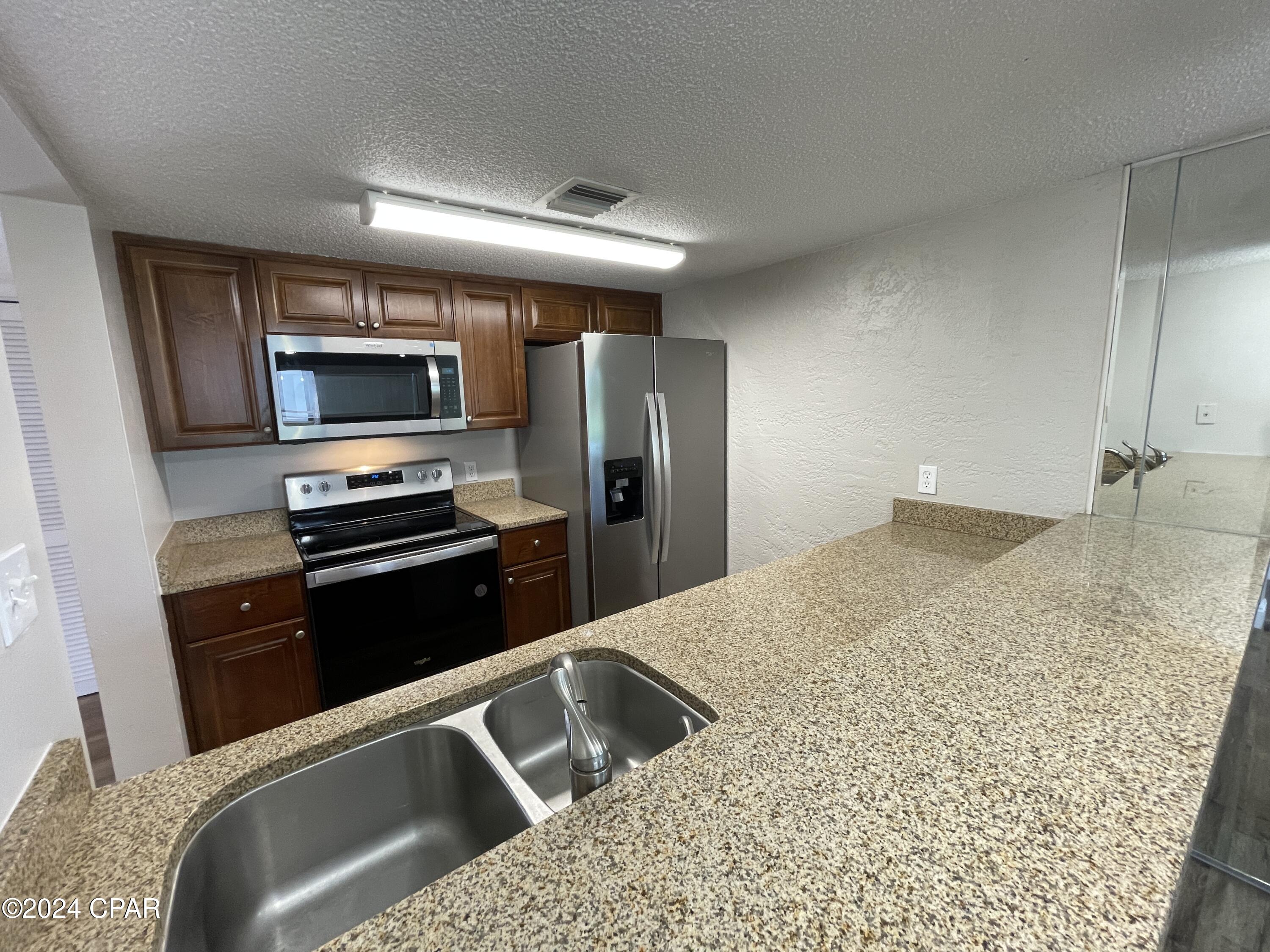 Palisades Condo Ph 1 - Residential Lease