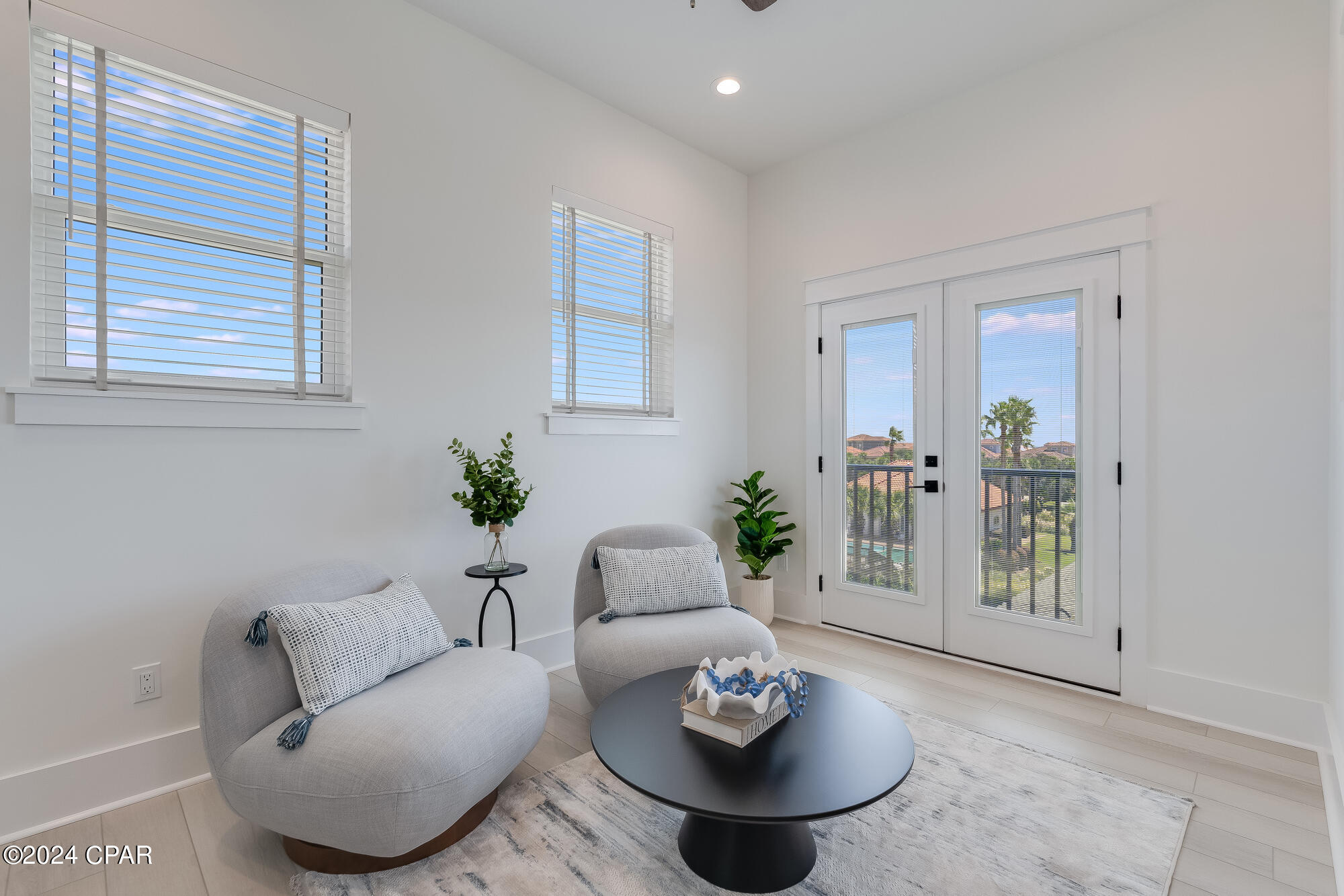 La Valencia Beach Resort - Residential