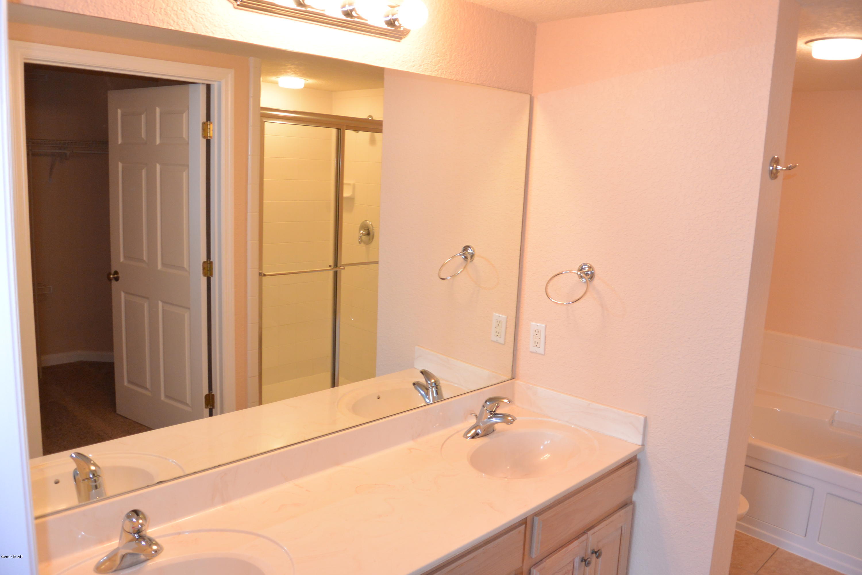 Hibiscus By The Bay - Residential