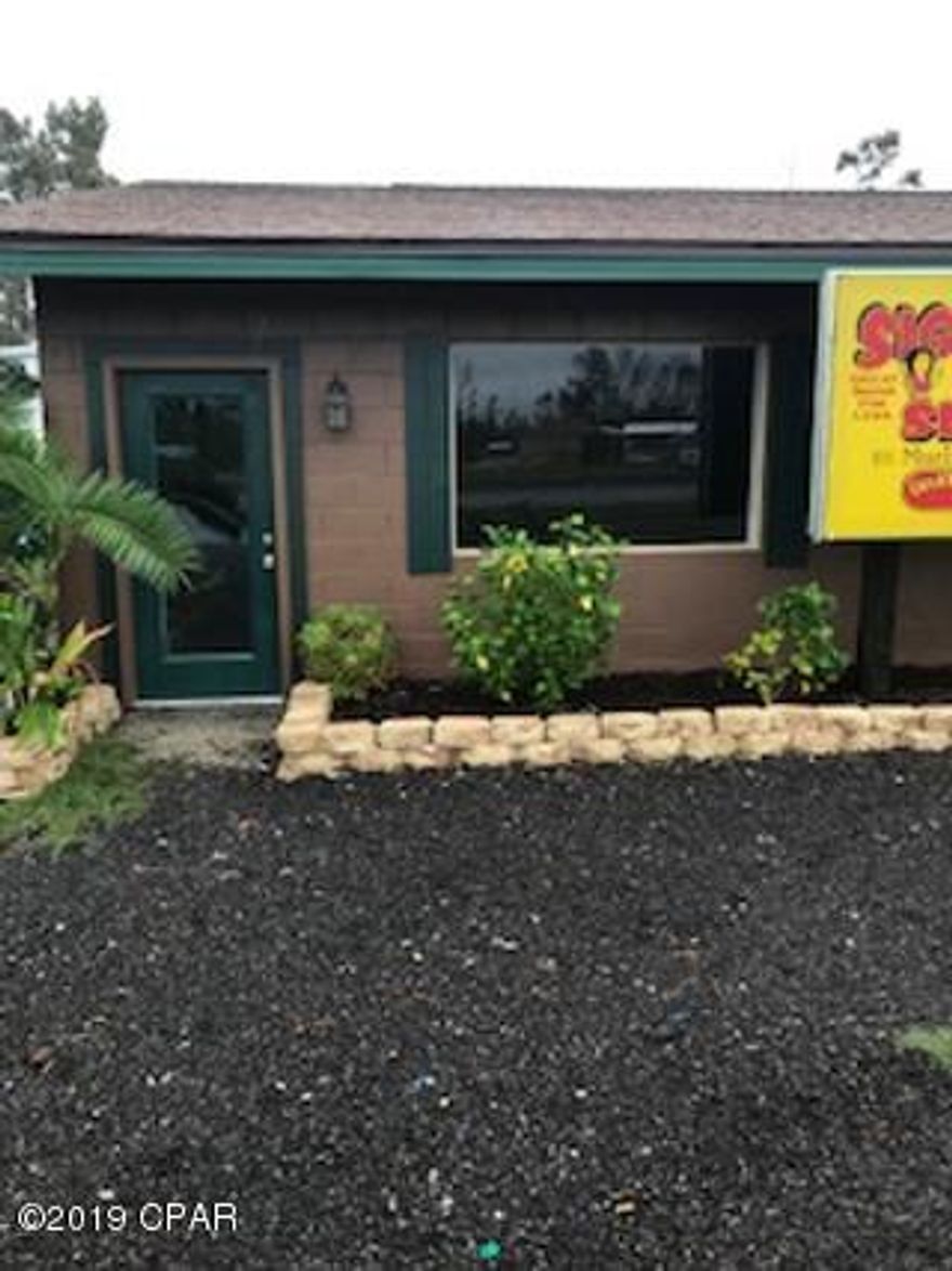 825 square feet of office/retail space located in the Signs 2 Sell building in Southport on Hwy 77.  All repairs from Hurricane Michael are complete and the building is practically new.  Retail space is open and has one bathroom.  Utilities are provided except for electricity (separate meter).  Ready for occupancy.  Great exposure on Hwy 77.