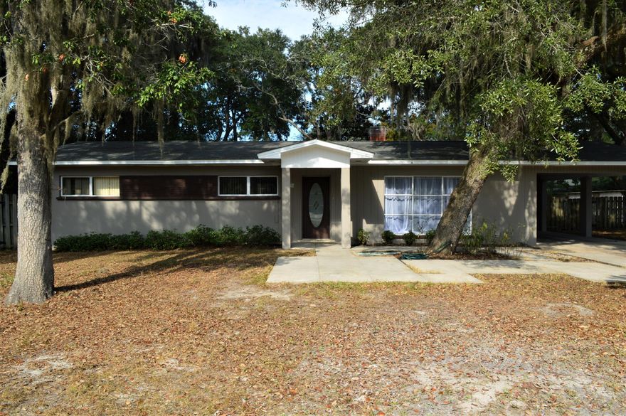 This 3/1 house near Donalson Point in Parker It has just been freshly painted, new flooring. Fireplace. It has a large fenced backyard, screened back porch and covered patio. Lots of outdoor space. Close to Tyndall AFB. Near the bay and fishing.  Pet negotiable with $250 pet deposit.