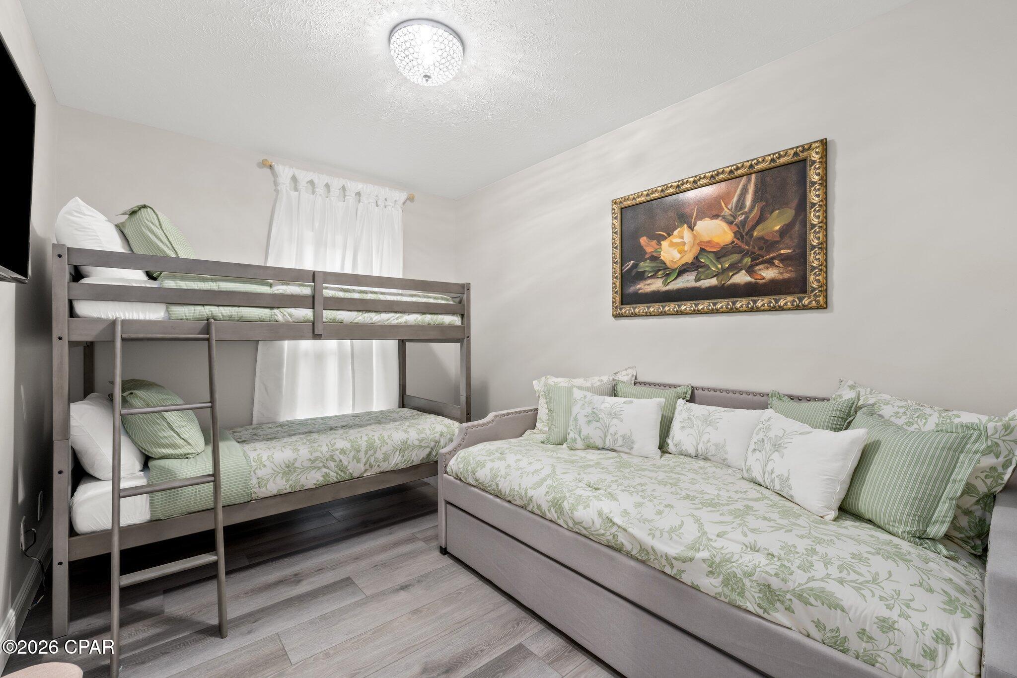 Long Beach 3rd - Residential