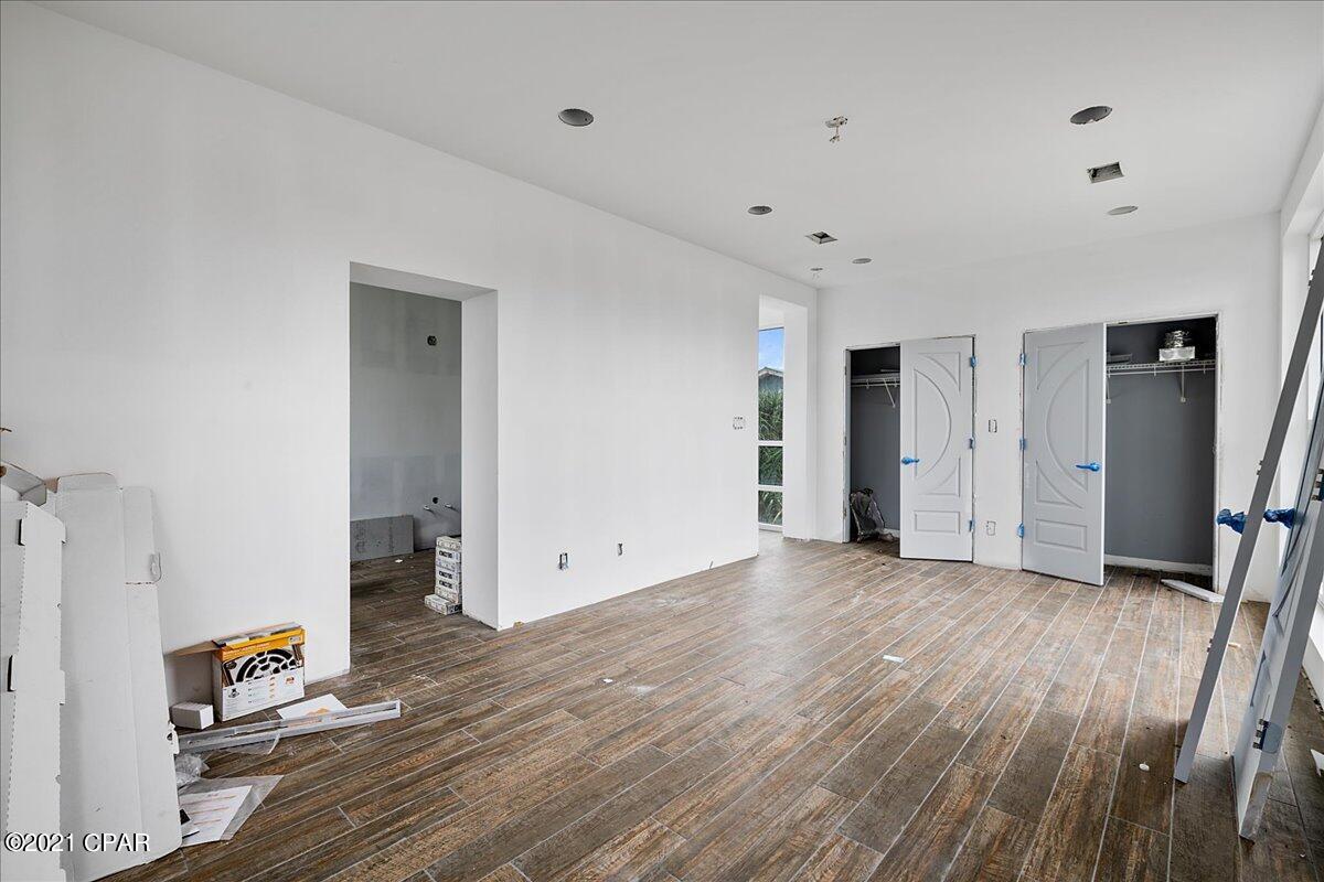 Holiday Isle - Residential