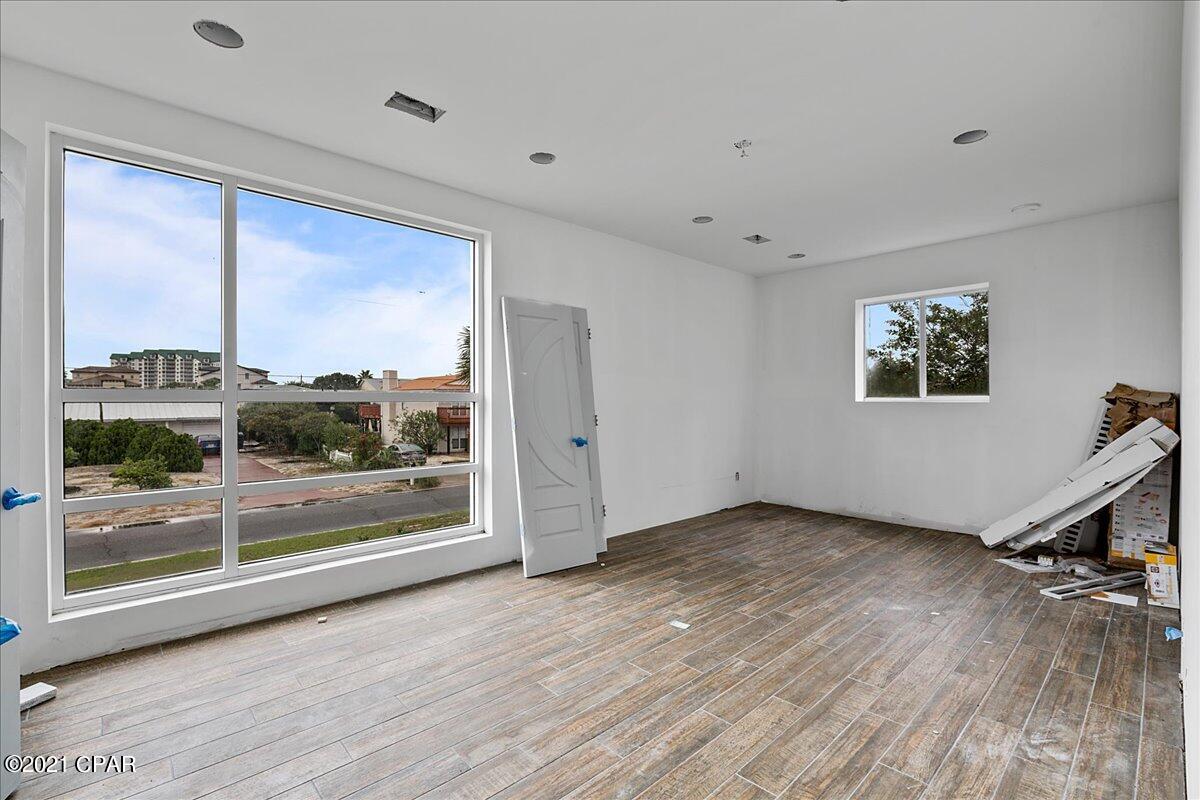 Holiday Isle - Residential