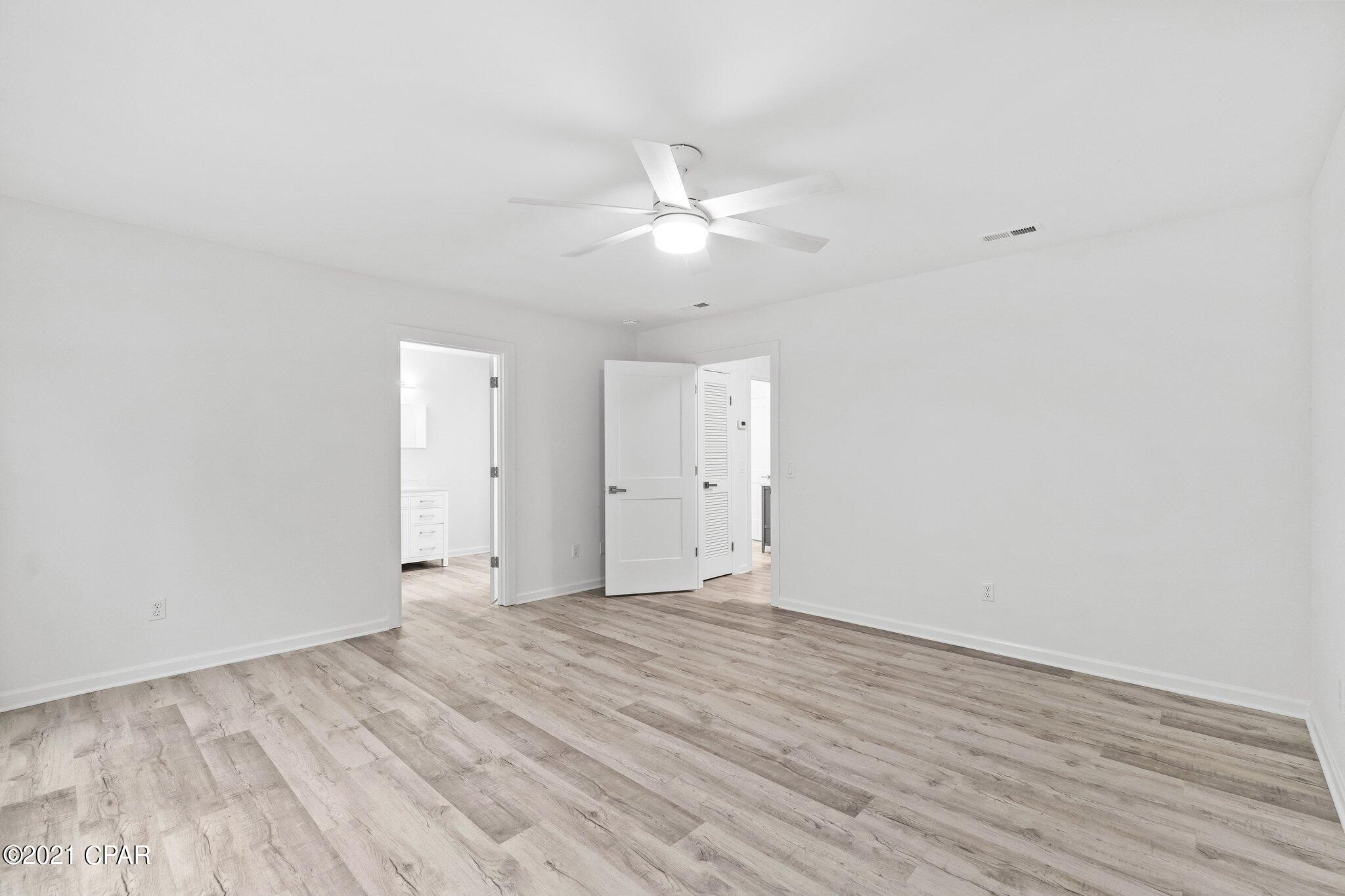 Crown Pt Sec Lakeside By Gulf - Residential