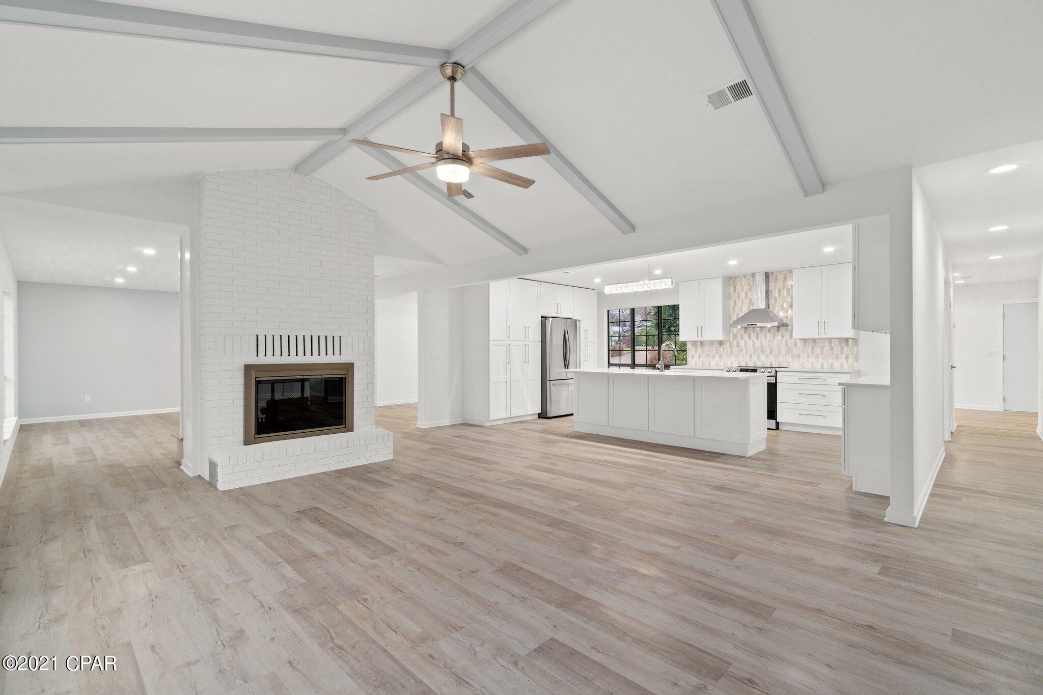 Crown Pt Sec Lakeside By Gulf - Residential