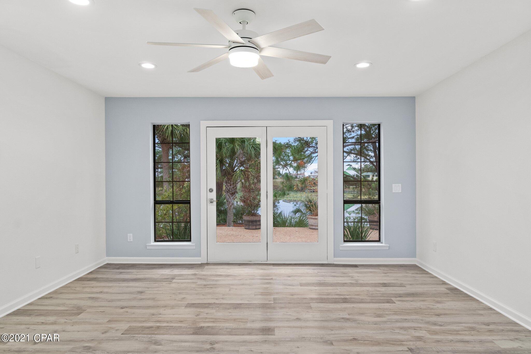 Crown Pt Sec Lakeside By Gulf - Residential