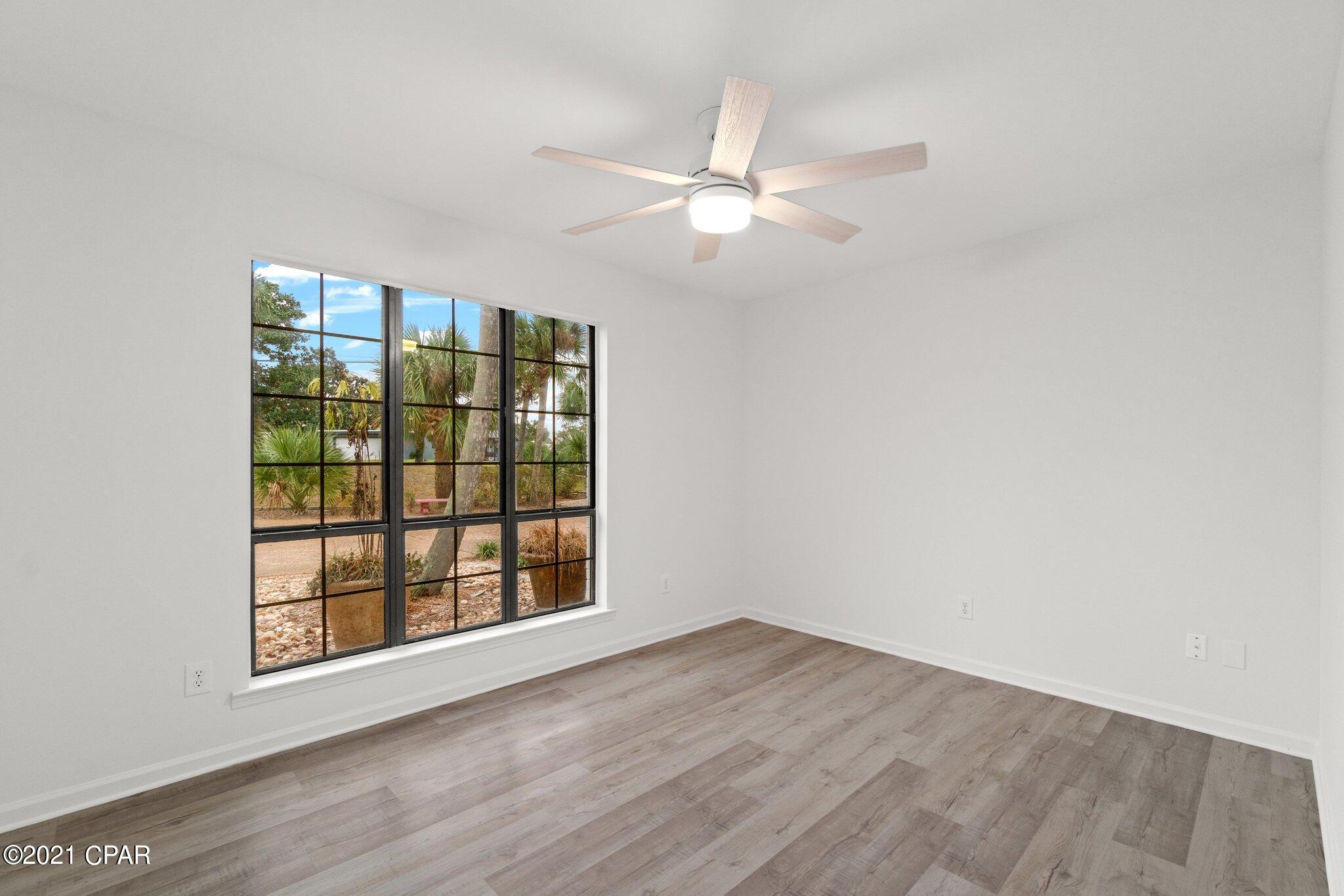 Crown Pt Sec Lakeside By Gulf - Residential