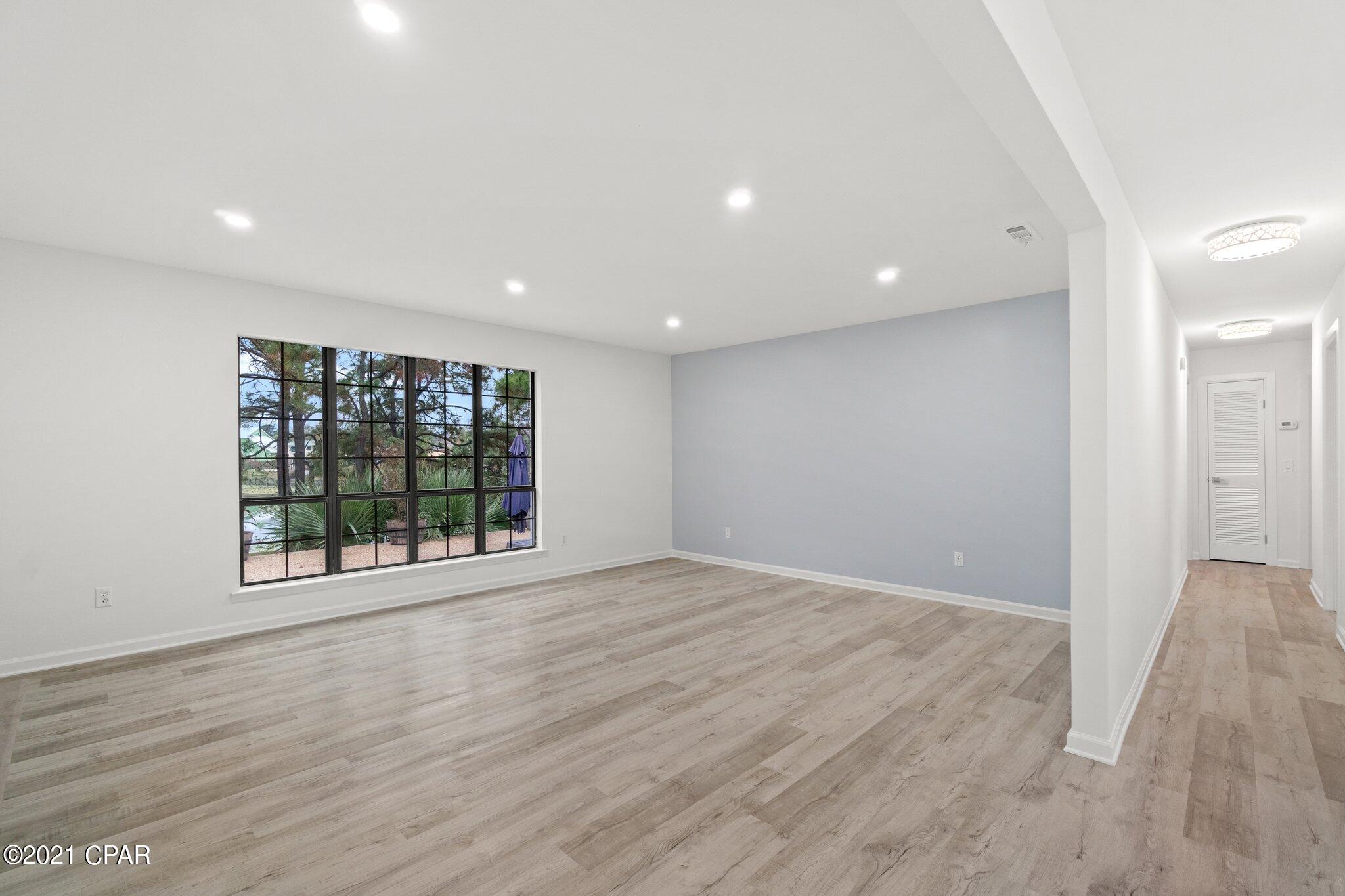 Crown Pt Sec Lakeside By Gulf - Residential