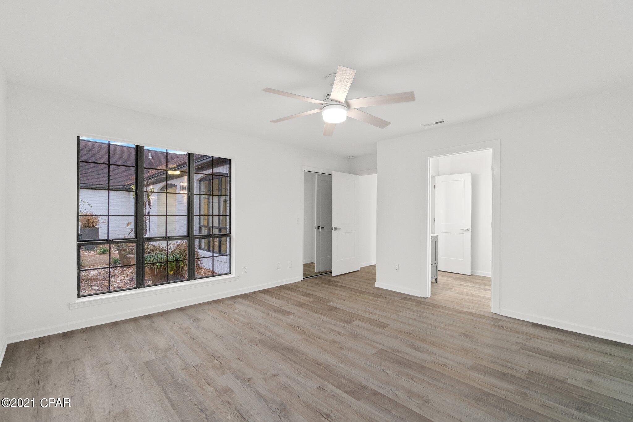 Crown Pt Sec Lakeside By Gulf - Residential